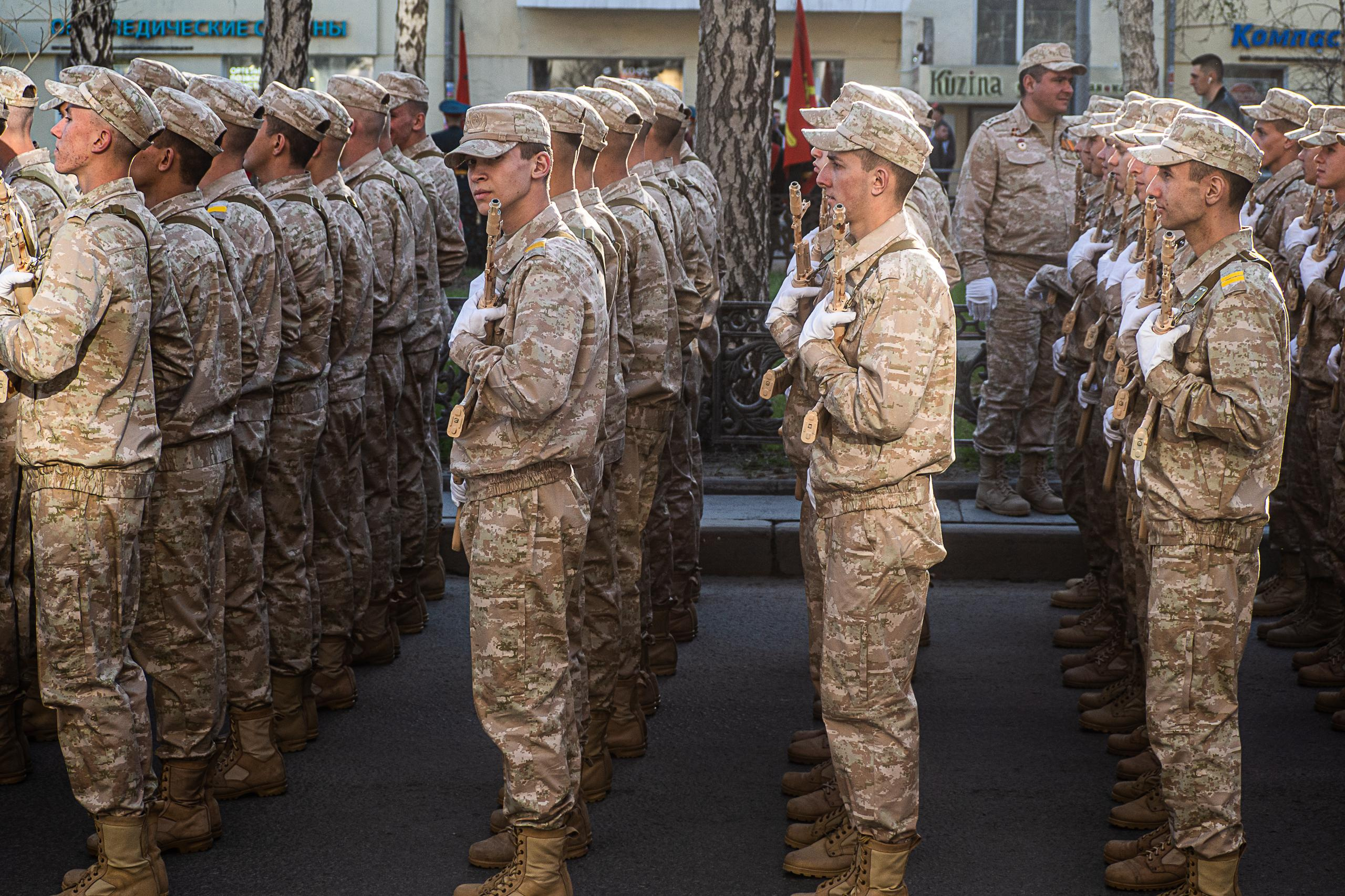 Репетиция парада. Фотограф Алексей Школдин. Новосибирск