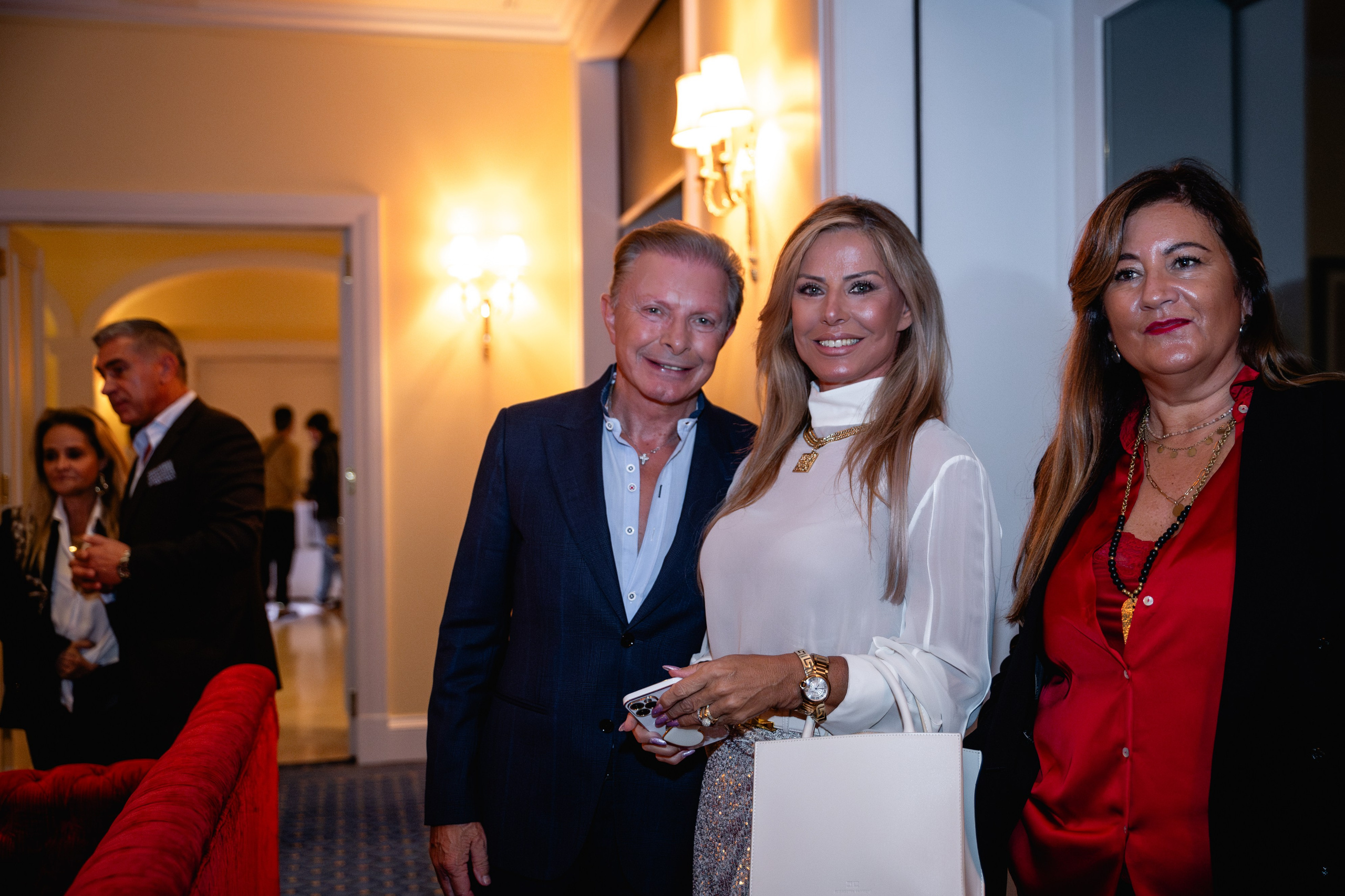 EUGÉNIO CAMPOS IN YEATMAN. Anastasiia Antoniuk portrait, family and couple photographer, Portugal