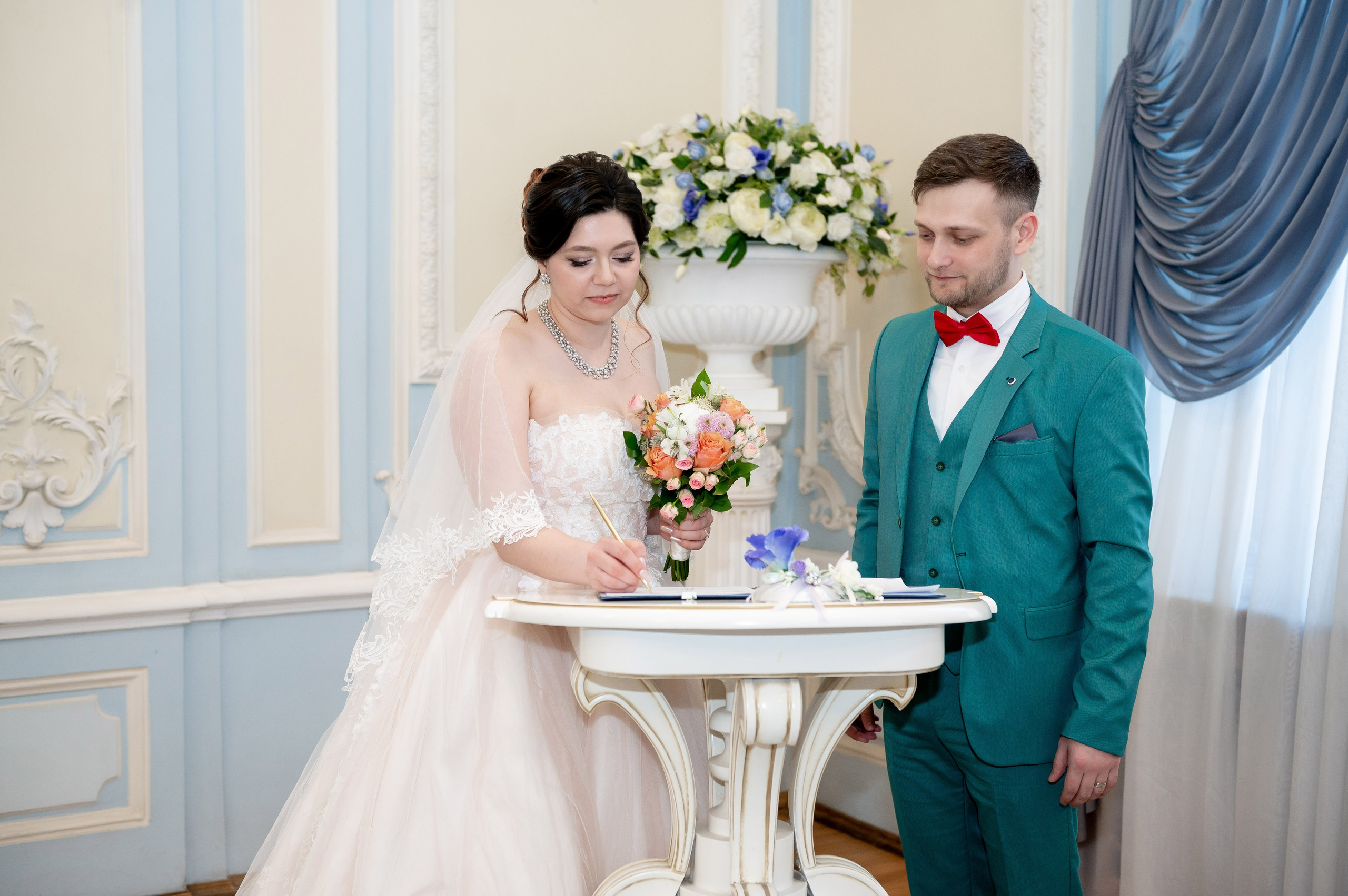 Самая красивая свадебная фотосессия в Эрмитаже. Лучшие свадебные фотографии в Эрмитажа. Портретный, семейный и свадебный фотограф в Санкт-Петербурге и в Пушкине Ширяев Денис