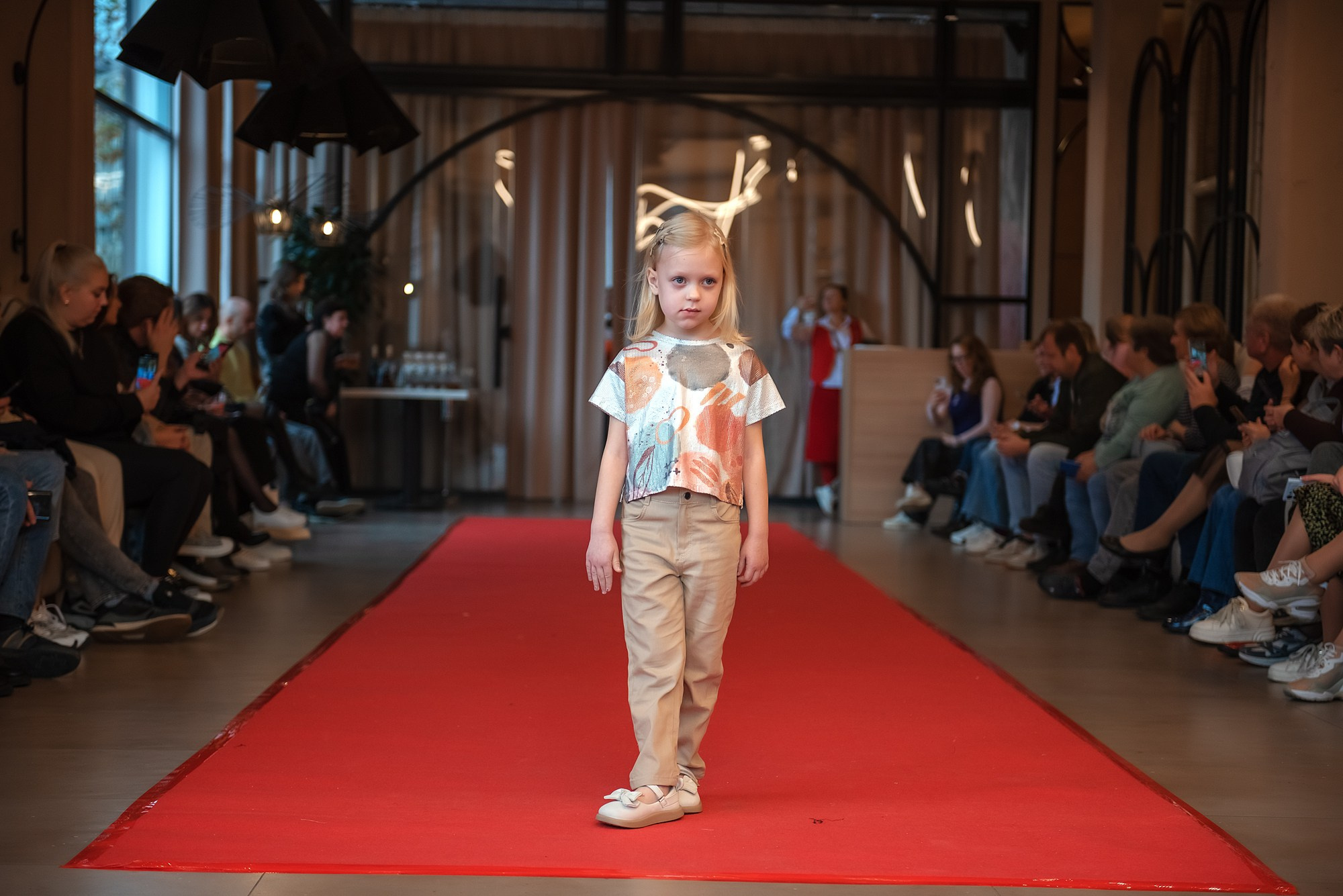 HAPPYkids дефиле в день мамы. Семейный и коммерческий фотограф в Сочи Александр Бодунов