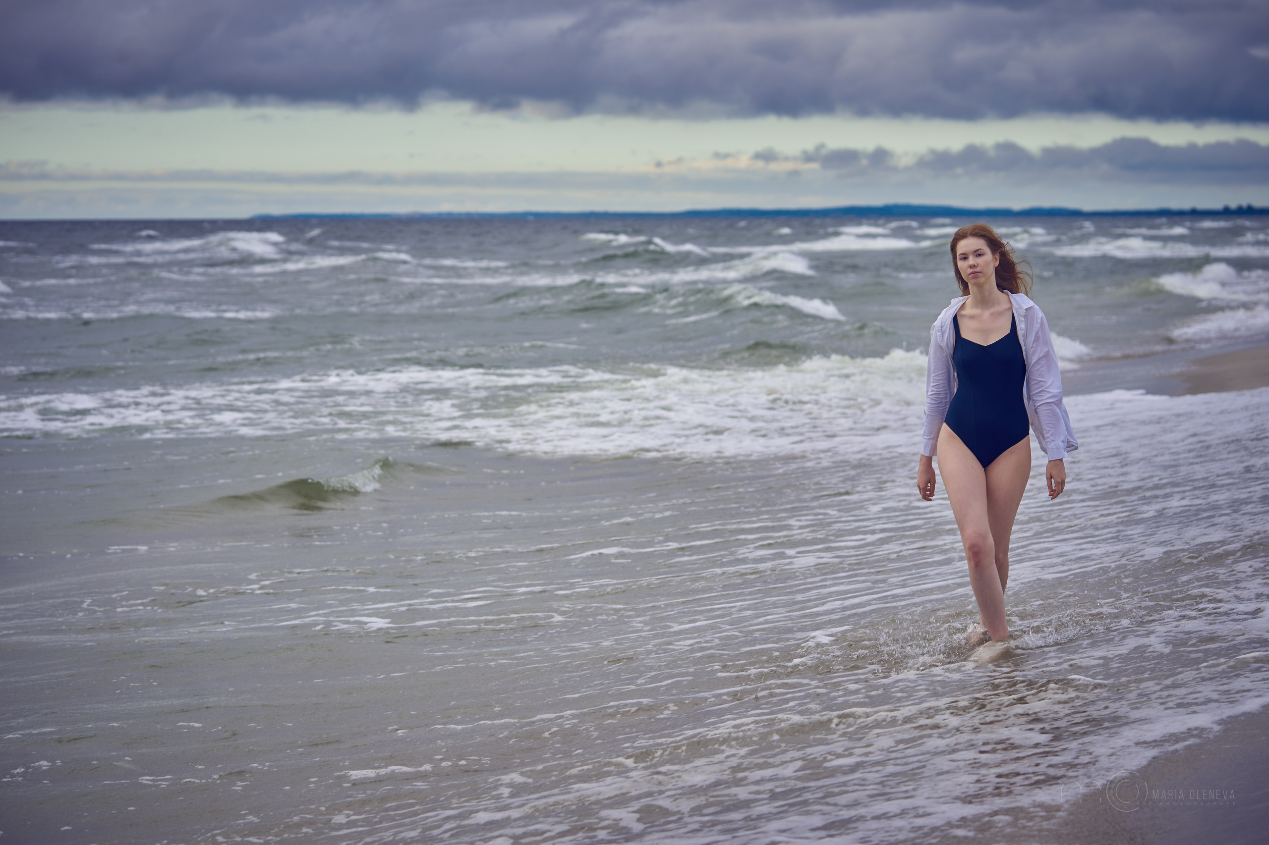 Полина и море. Фотограф Мария Оленева