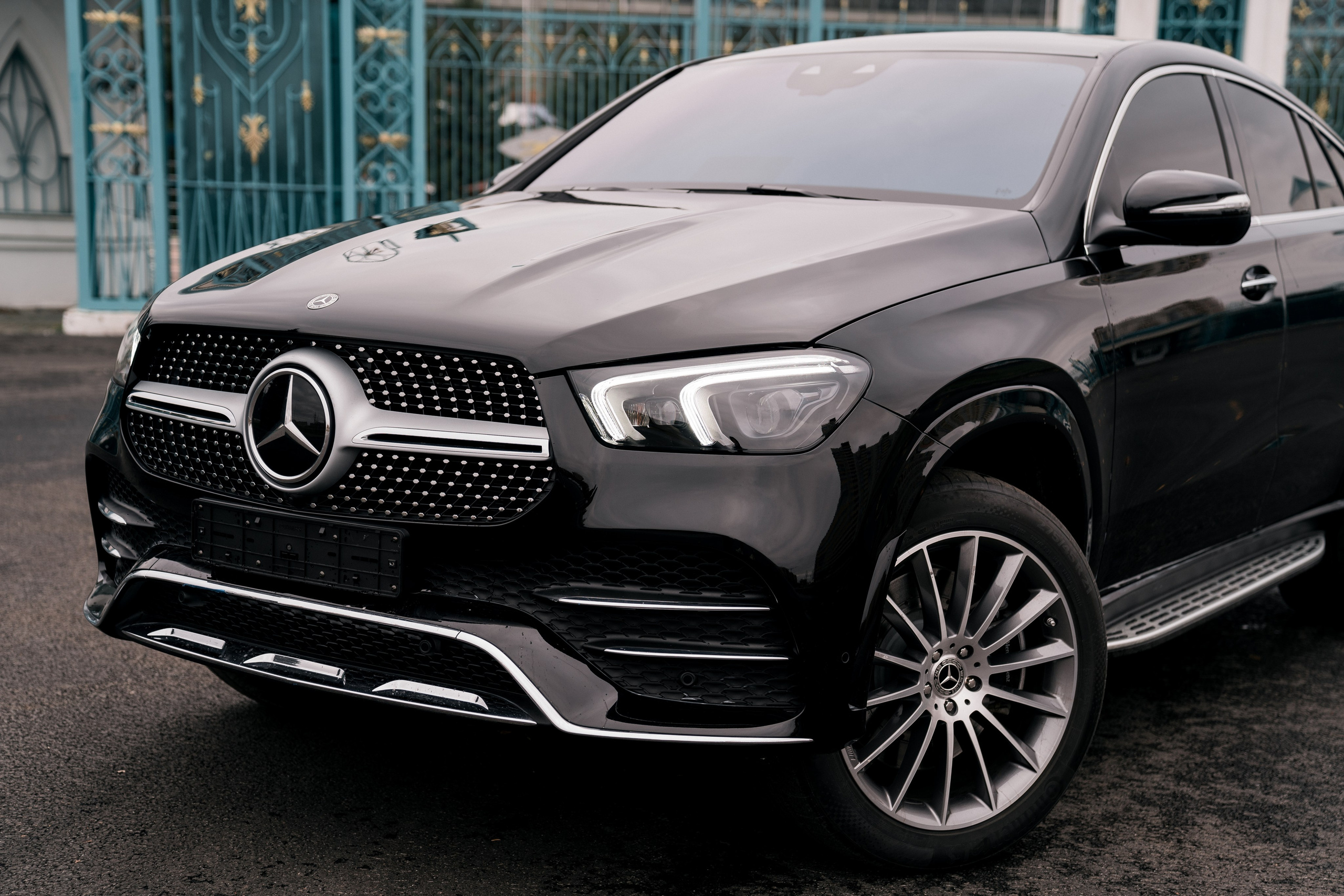 Mercedes-Benz GLE 400D. Идеальные портреты для соцсетей — Фотограф Ленар