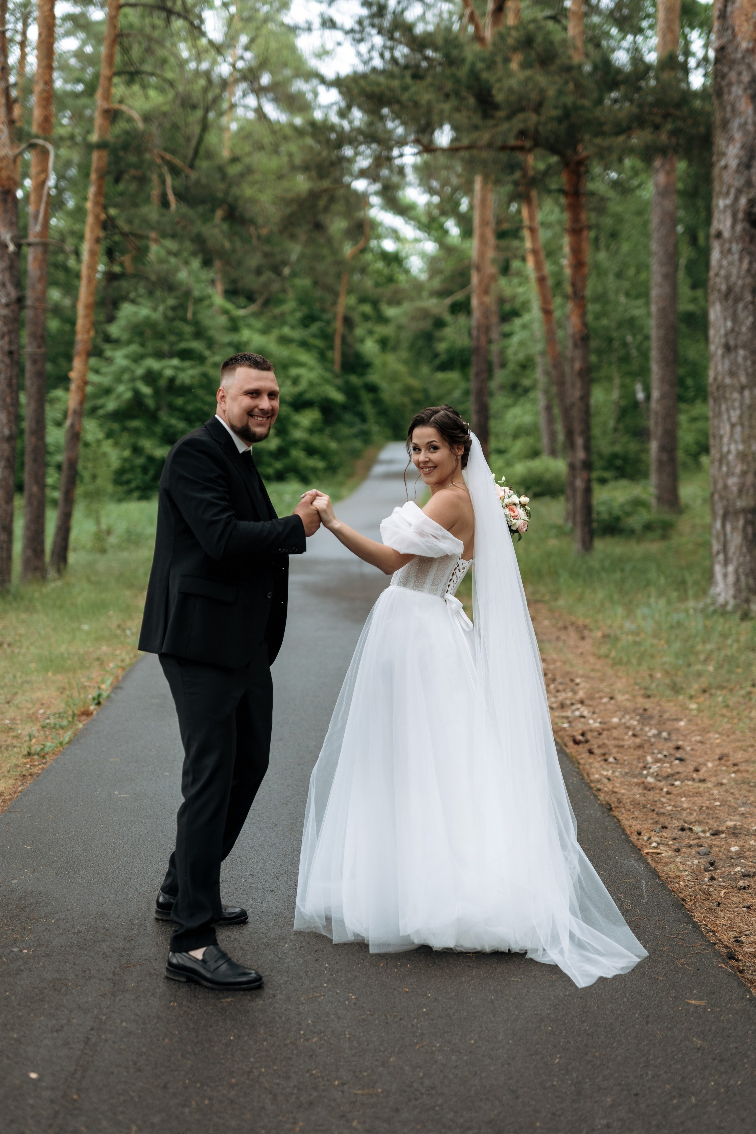 Свадебный день Яны и Максима, прогулка в лесу, Картинная галерея в Тамбове. Свадебный фотограф в Тамбове Павел Четвертков