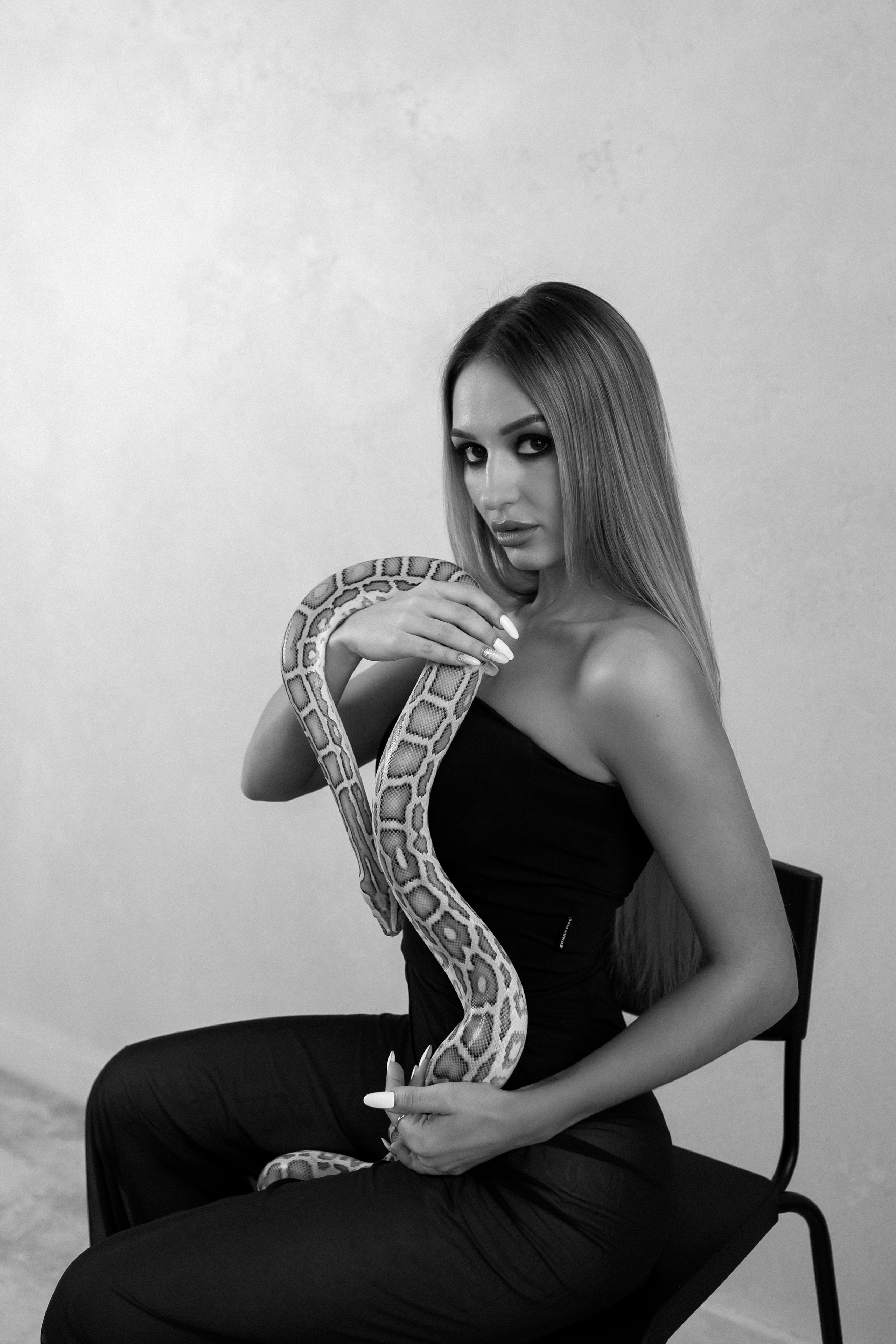 Фотосессии со змеей. Свадебный фотограф в Москве и Твери