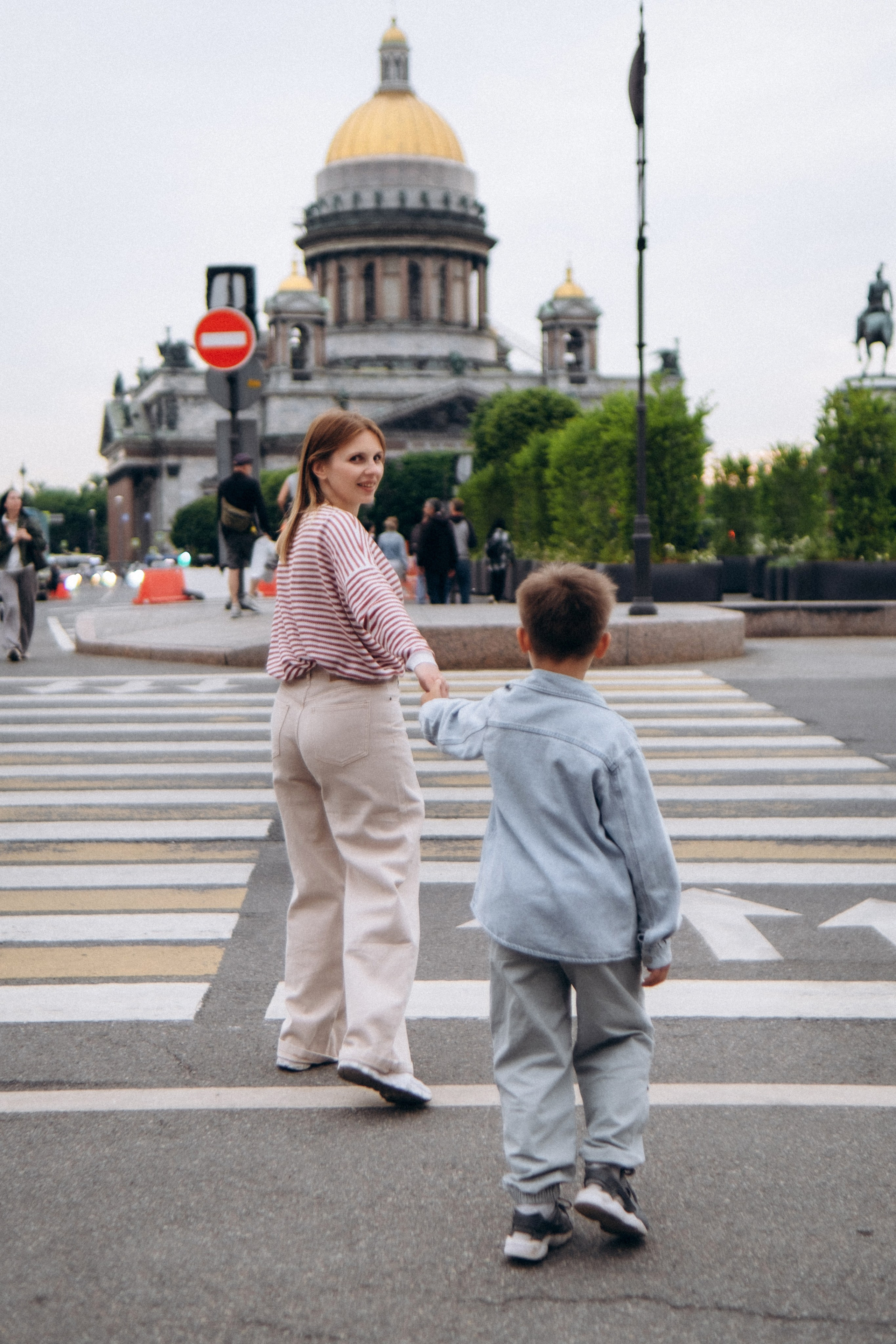 Семейная прогулочная фотосессия в Спб. Фотограф в Санкт-Петербурге Кристина Брянская