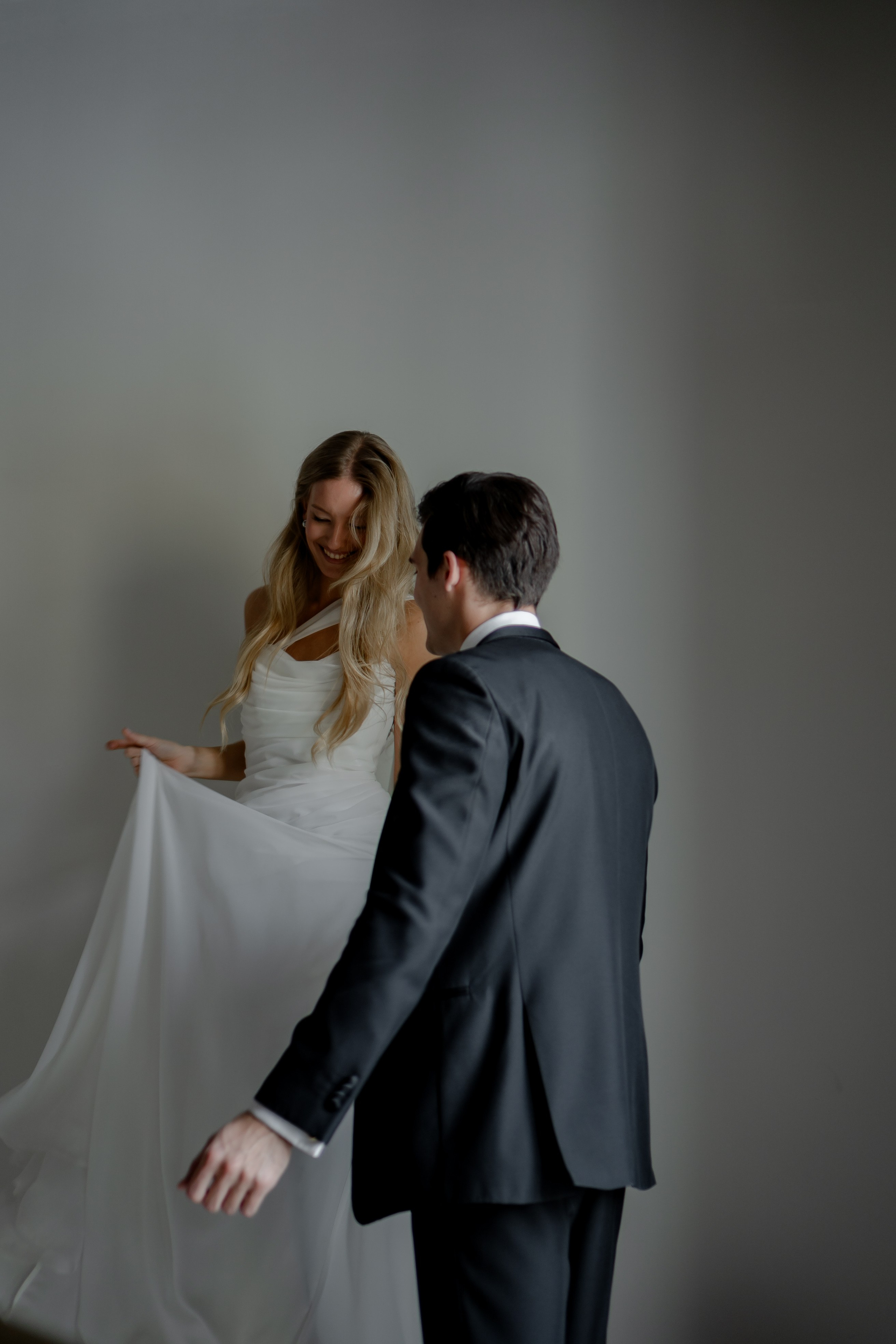 ЭЛЕГАНТНАЯ СВАДБЕНАЯ СЬЕМКА ЖЕНИХА И НЕВЕСТЫ В ДОРОГОМ ОТЕЛЕ САНКТ-ПЕТЕРБУРГА. Профессиональный фотограф, Санкт-Петербург — Виктория Богомолова