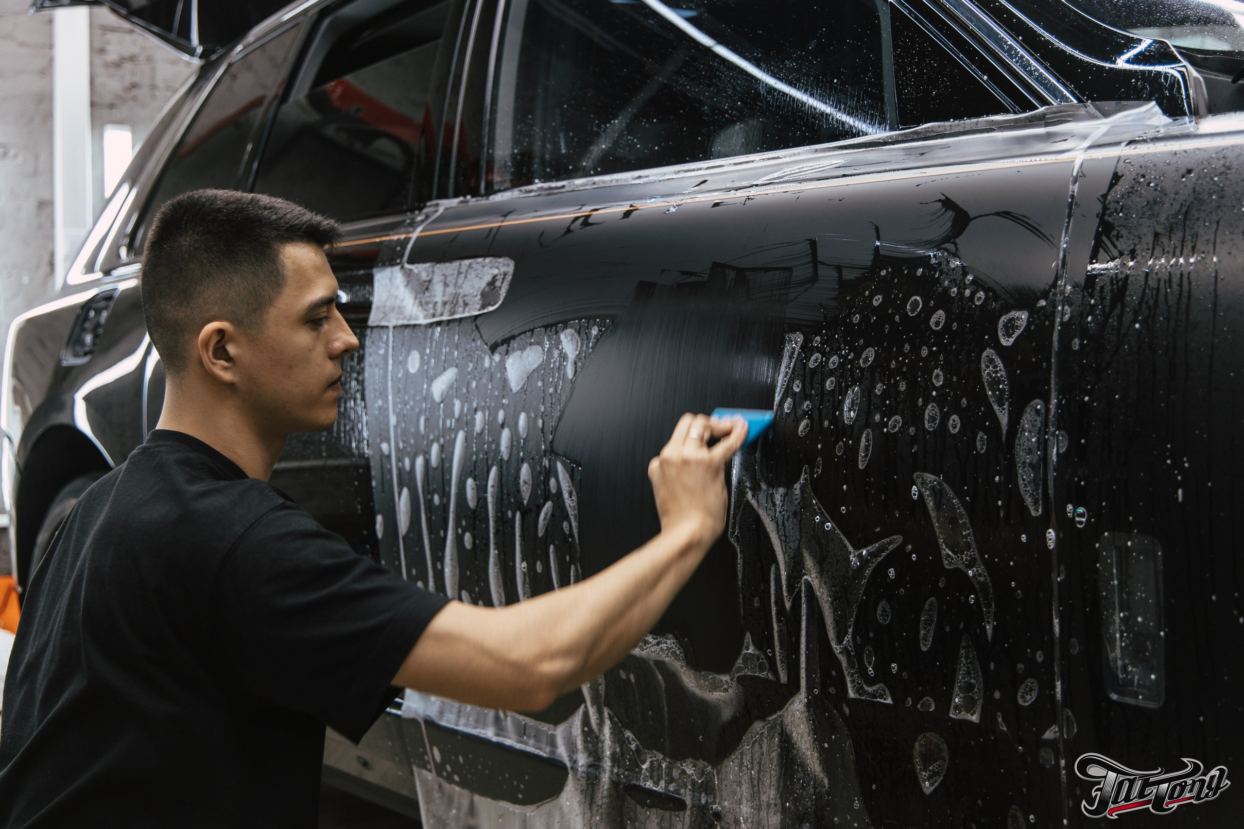 Rolls-Royce Cullinan оклейка в матовый полик, полный антихром. DeLorein