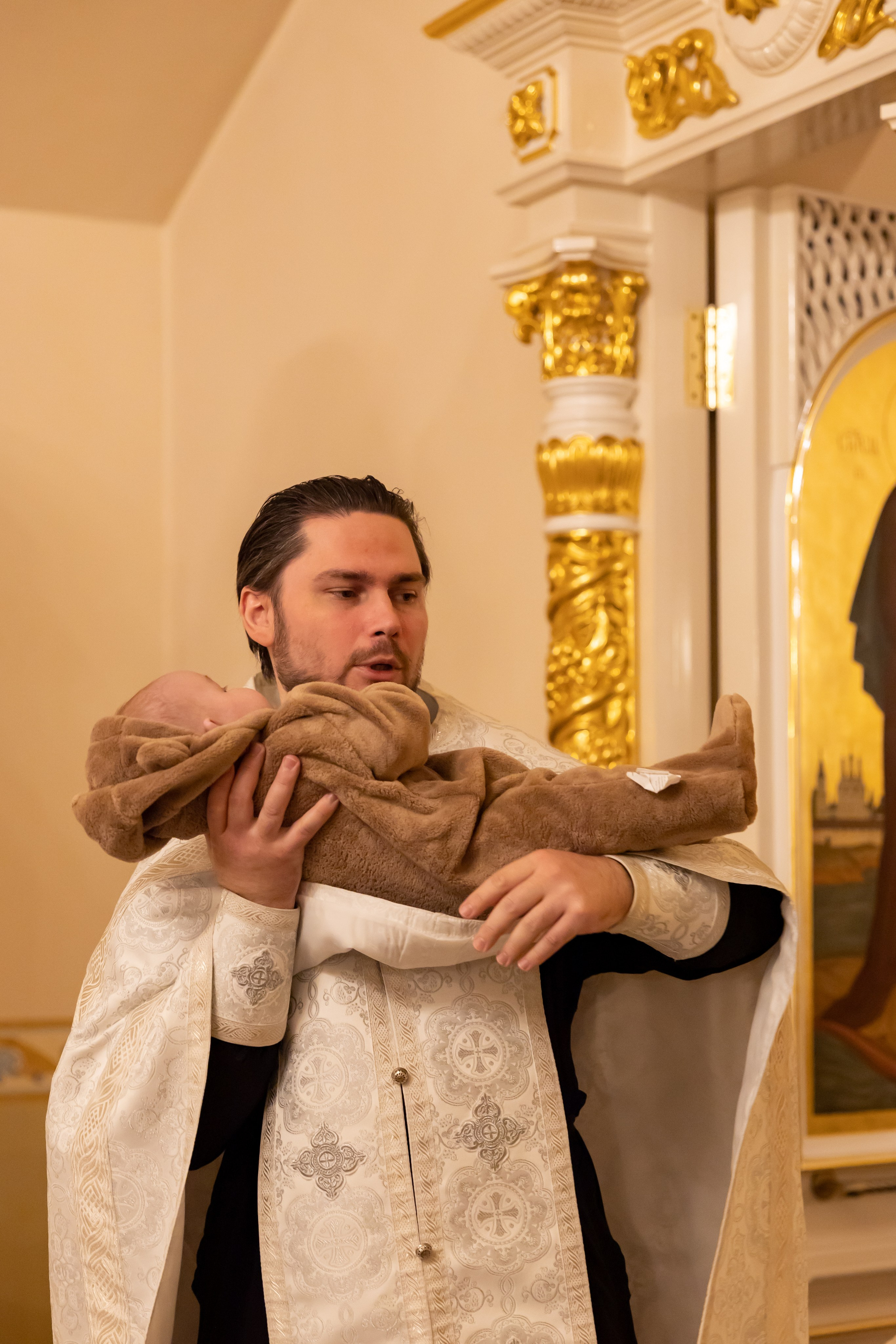 Крещение в Храме Покрова Пресвятой Богородицы. Семейный фотограф в Рязани и Рязанской области