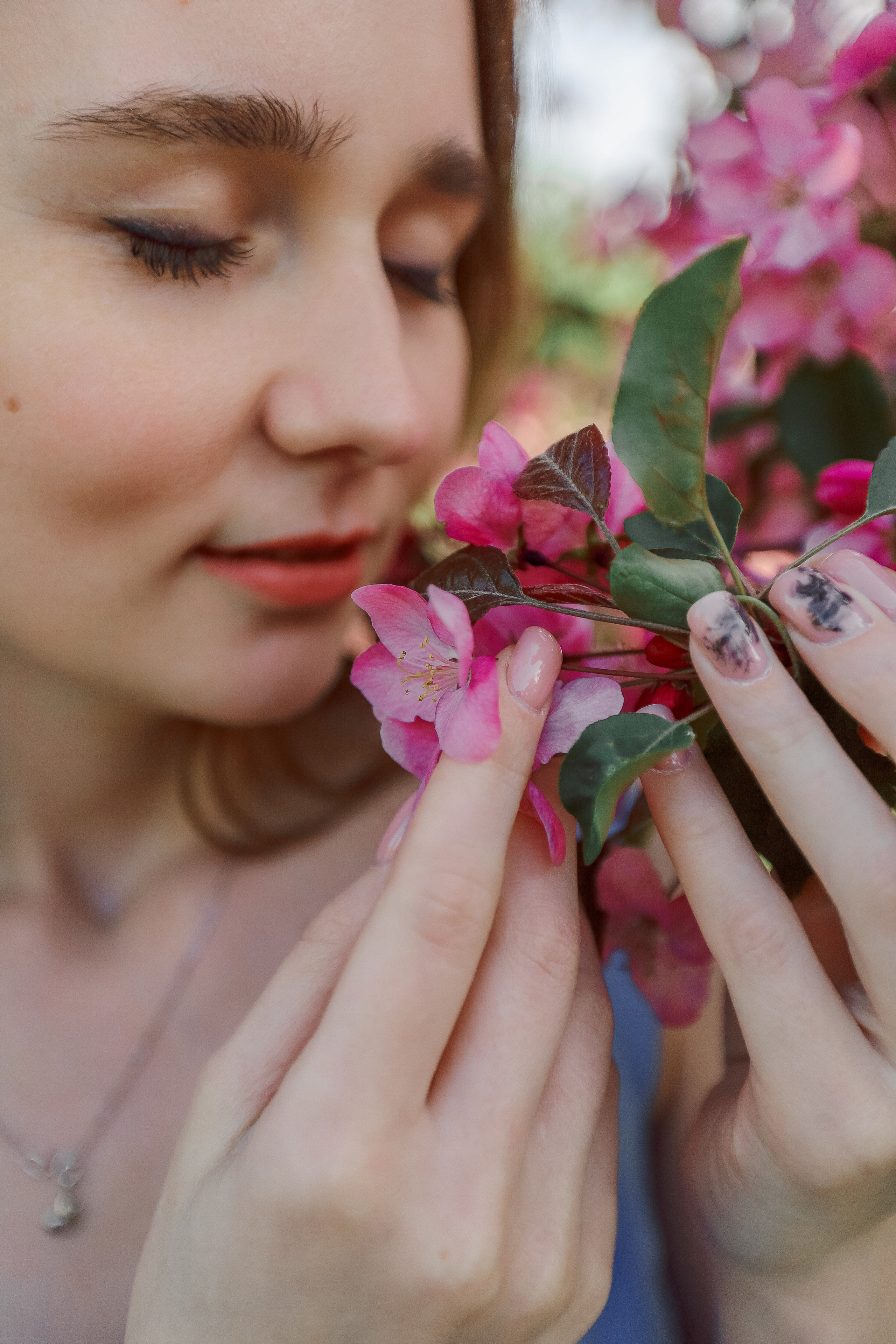 Яблони в цвету. Фотограф Алёна Кладова