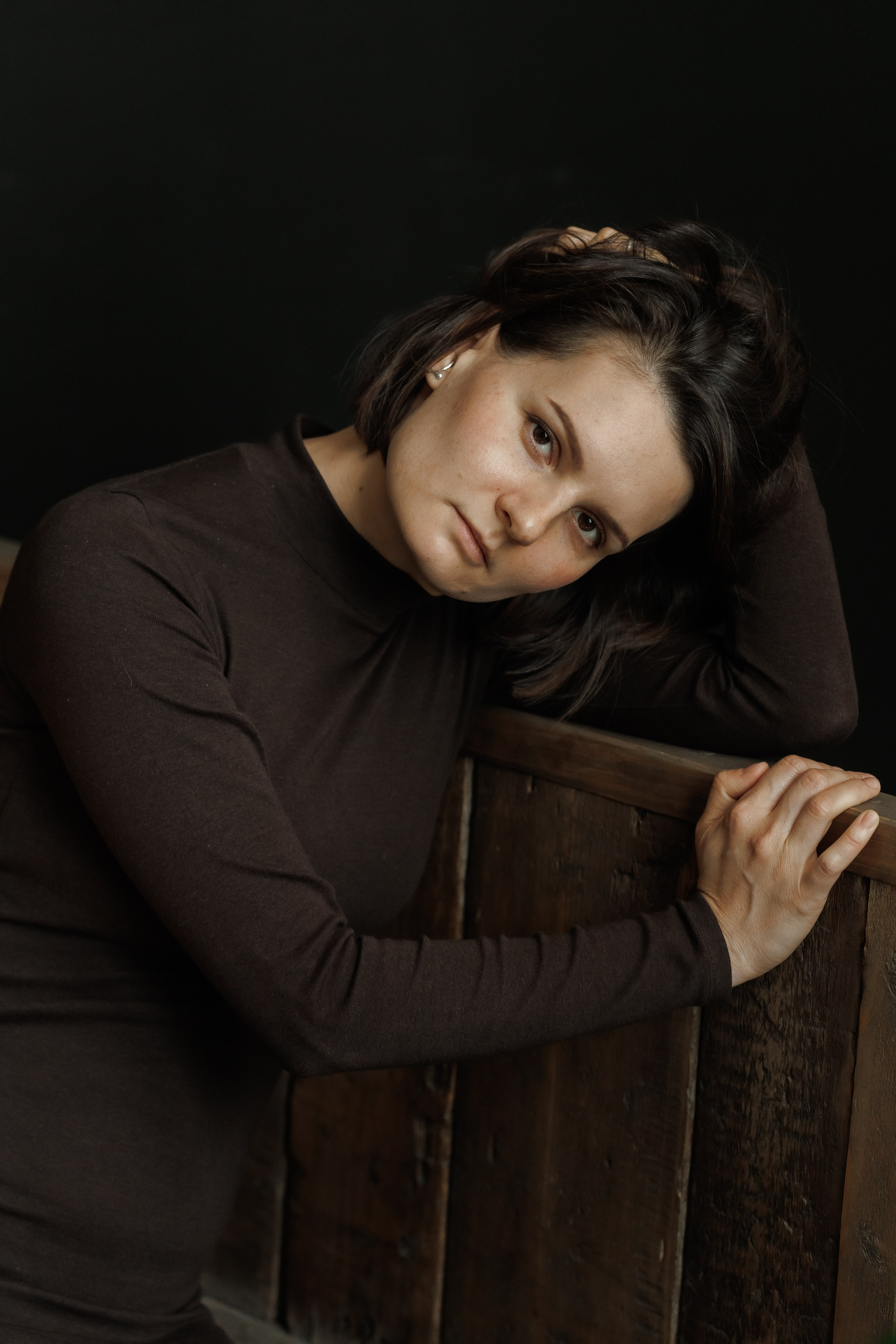 Камерная фотосессия в минималистичном ключе в теплых тонах в Костроме. Фотограф Екатерина Селиверстова. Портретный и репортажный фотограф Екатерина Селиверстова, Кострома