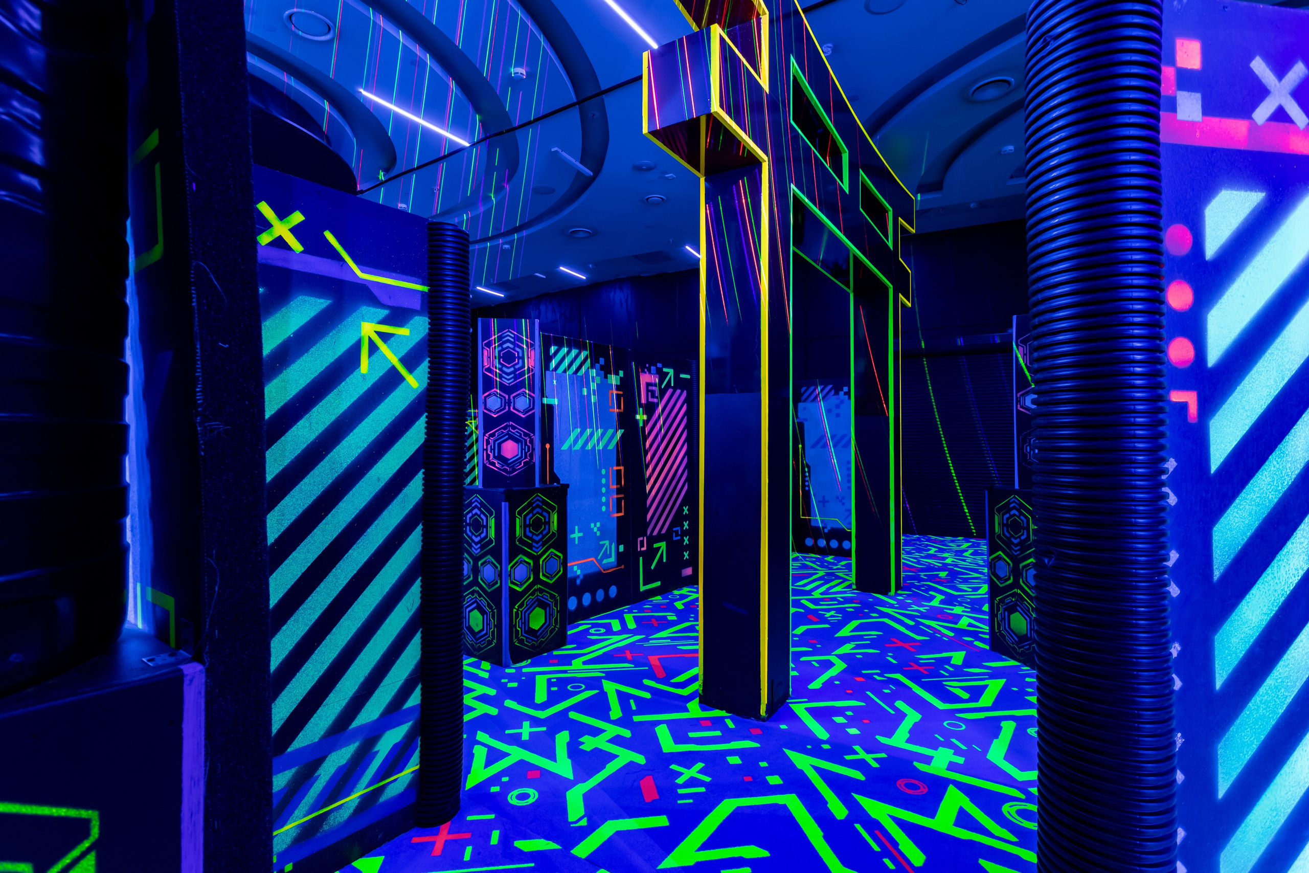 Фотосъемка для развлекательного центра LaserLand в ТРК VEGAS Каширское. Интерьеры, Контент, Портреты | Фотограф в Москве Дани Терно