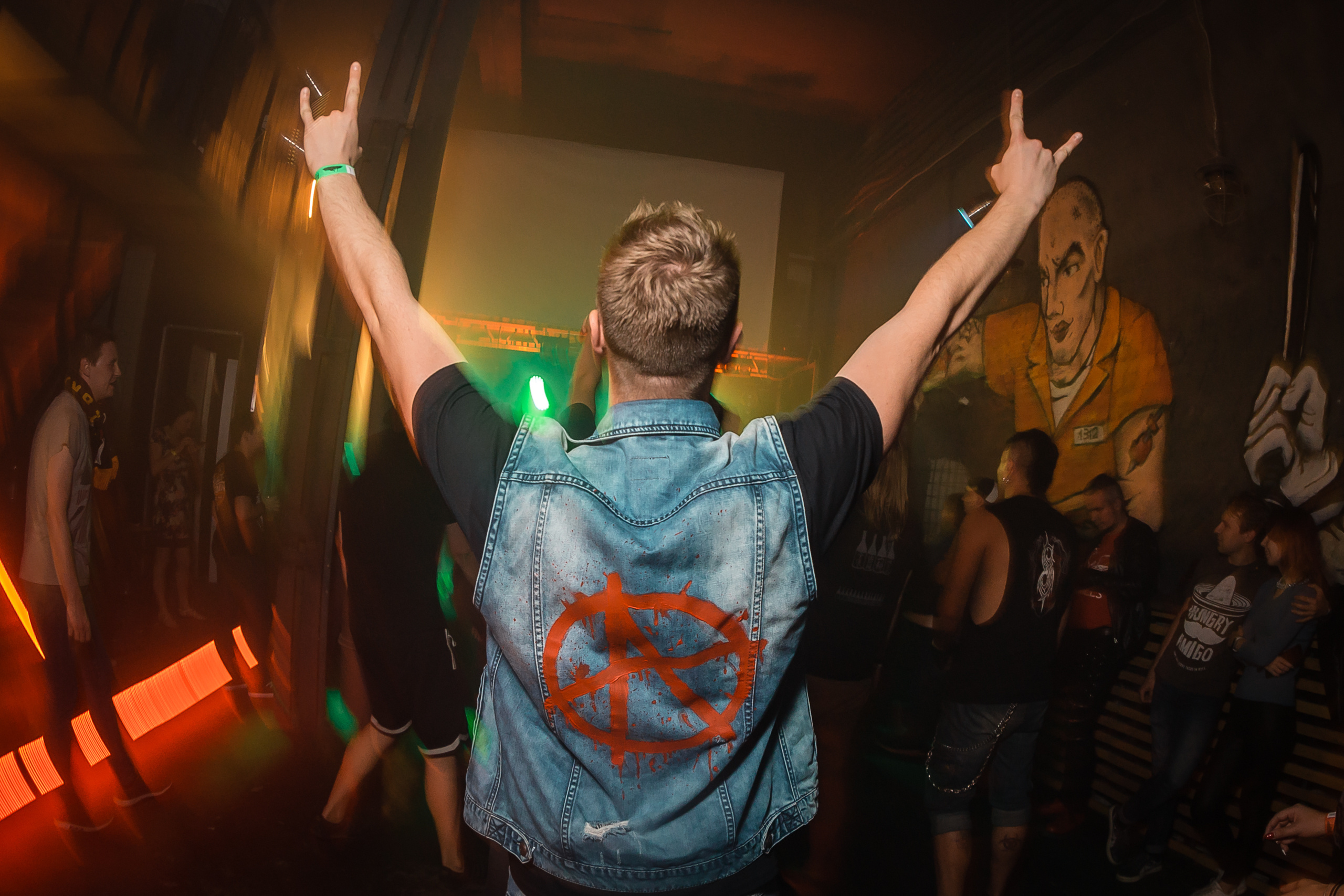 ВКЛЮЧАЙ МИКРОФОН! в Alcatraz bar. Фотографиня Мария Дикова