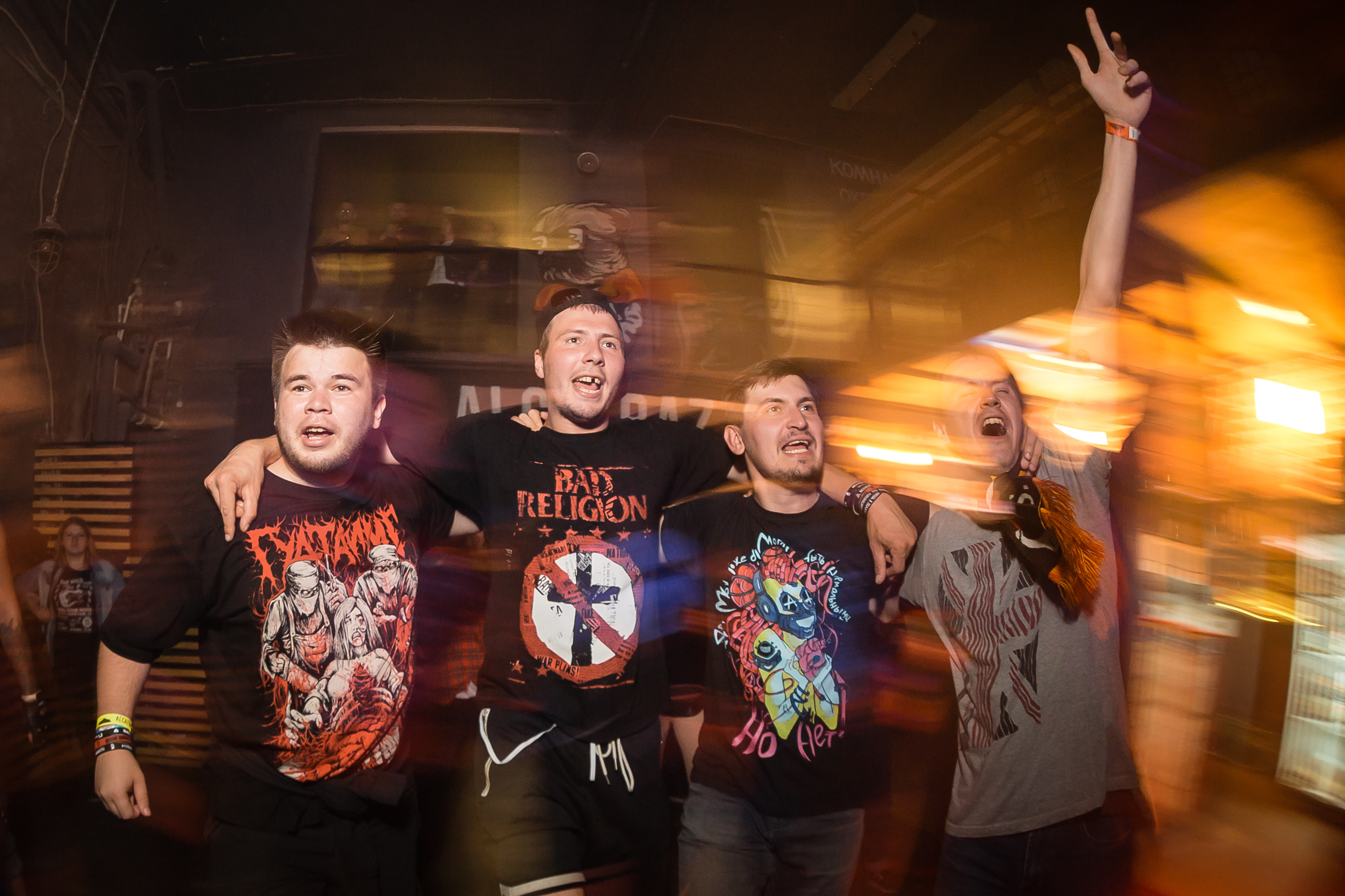 ВКЛЮЧАЙ МИКРОФОН! в Alcatraz bar. Фотографиня Мария Дикова