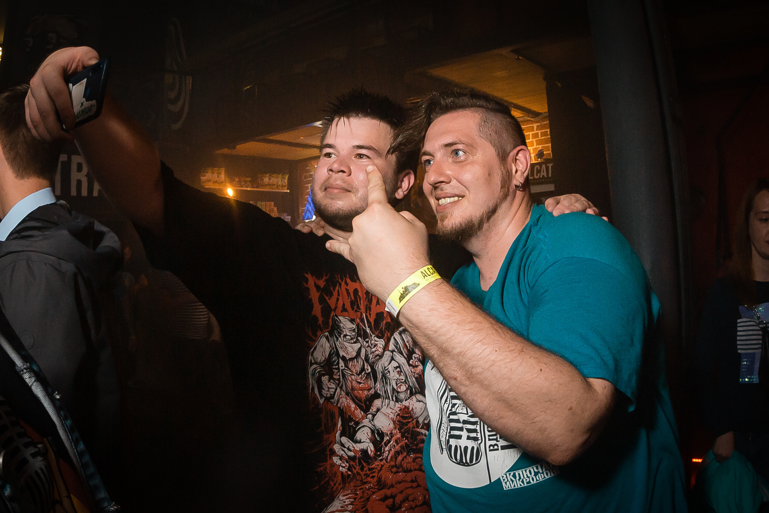 ВКЛЮЧАЙ МИКРОФОН! в Alcatraz bar. Фотографиня Мария Дикова