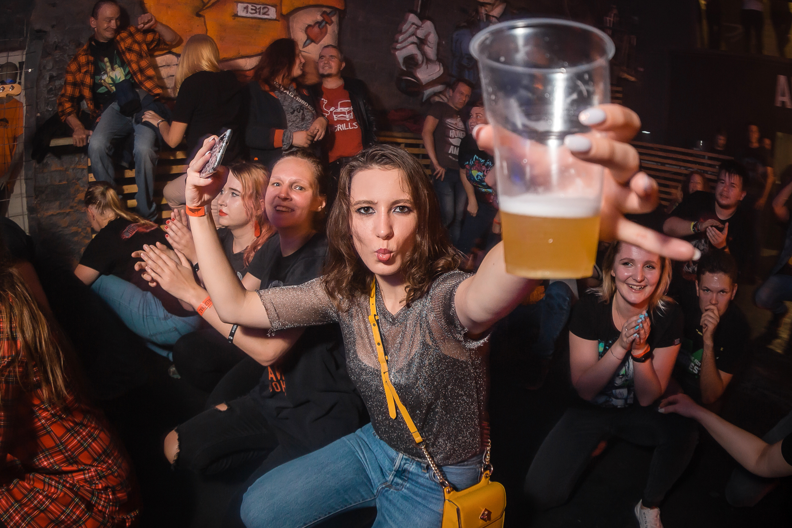 ВКЛЮЧАЙ МИКРОФОН! в Alcatraz bar. Фотографиня Мария Дикова