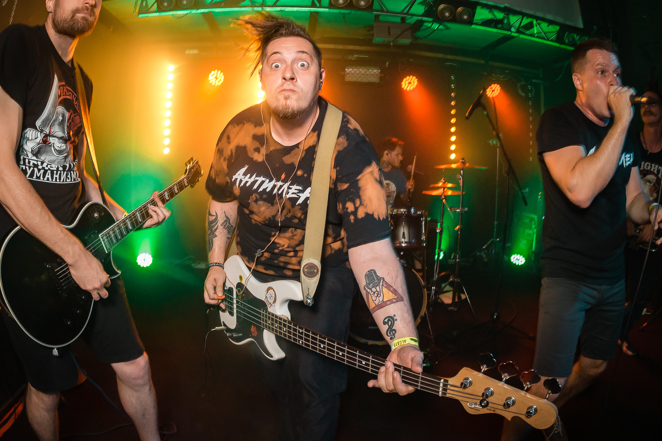 ВКЛЮЧАЙ МИКРОФОН! в Alcatraz bar. Фотографиня Мария Дикова