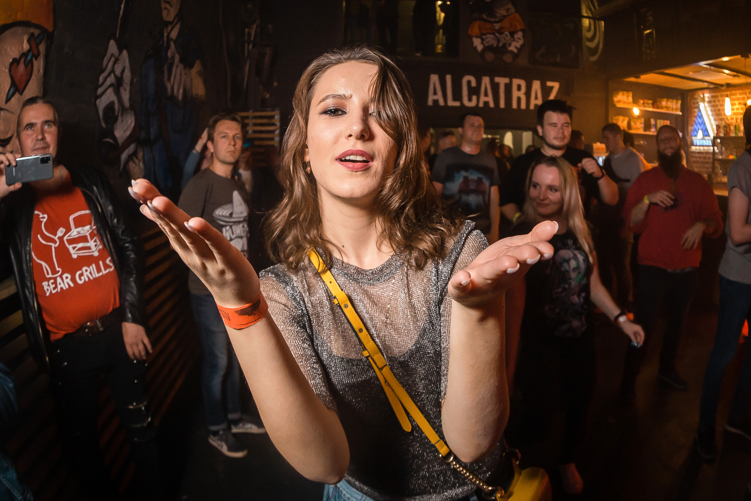 ВКЛЮЧАЙ МИКРОФОН! в Alcatraz bar. Фотографиня Мария Дикова