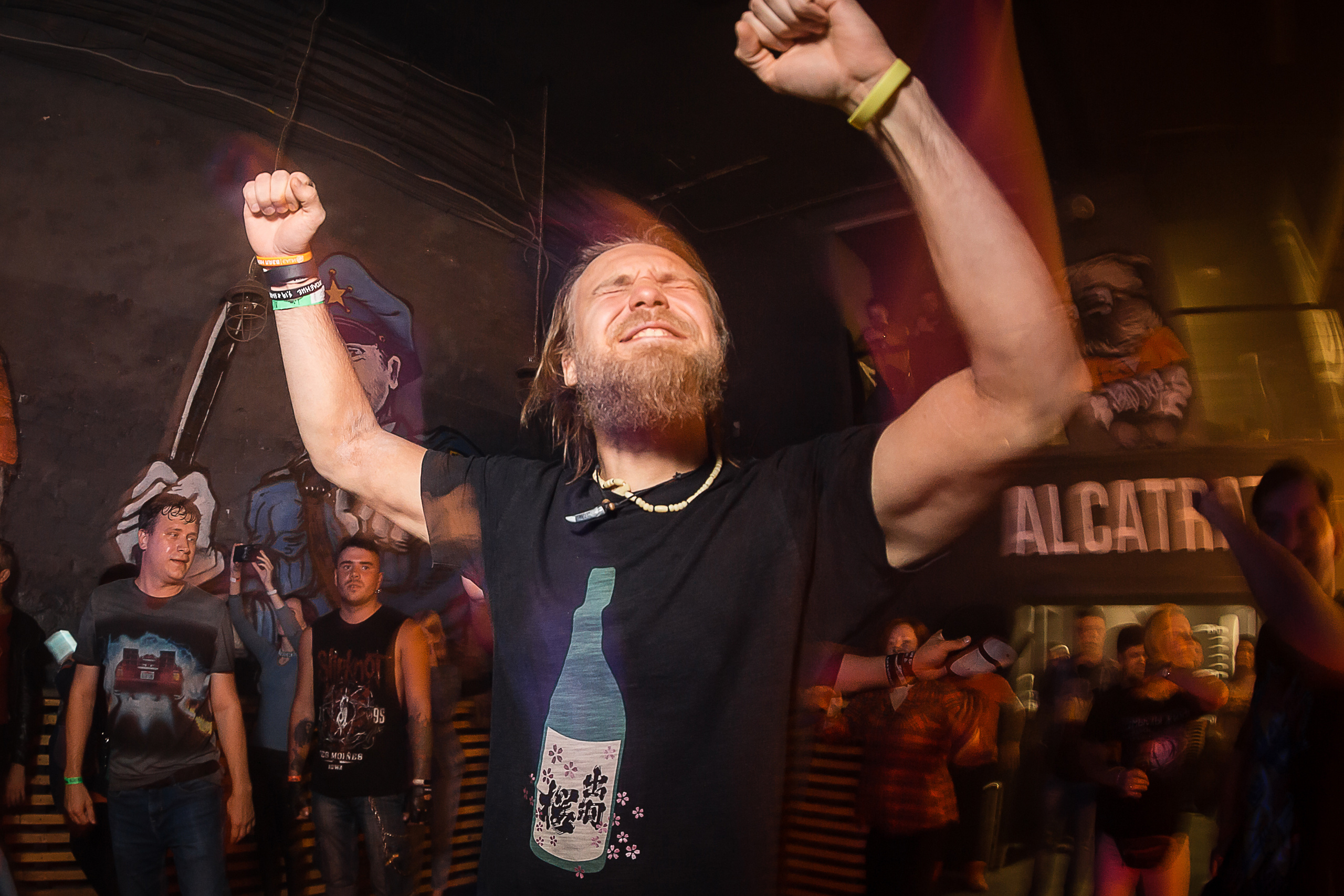 ВКЛЮЧАЙ МИКРОФОН! в Alcatraz bar. Фотографиня Мария Дикова