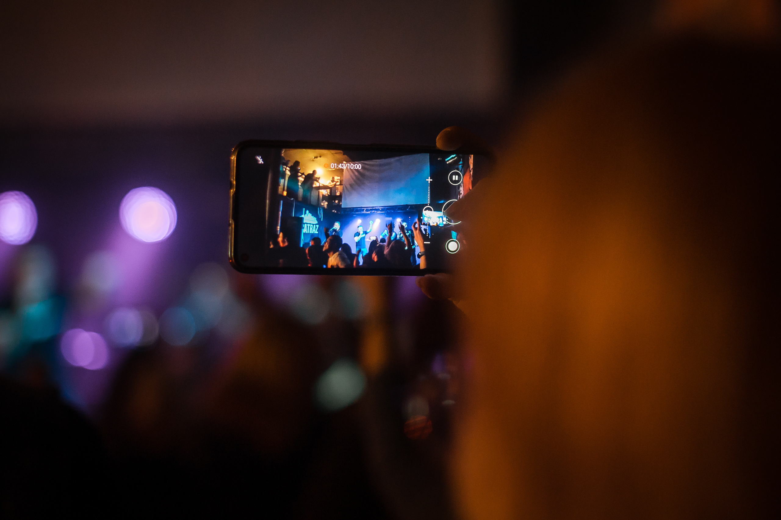 ВКЛЮЧАЙ МИКРОФОН! в Alcatraz bar. Фотографиня Мария Дикова