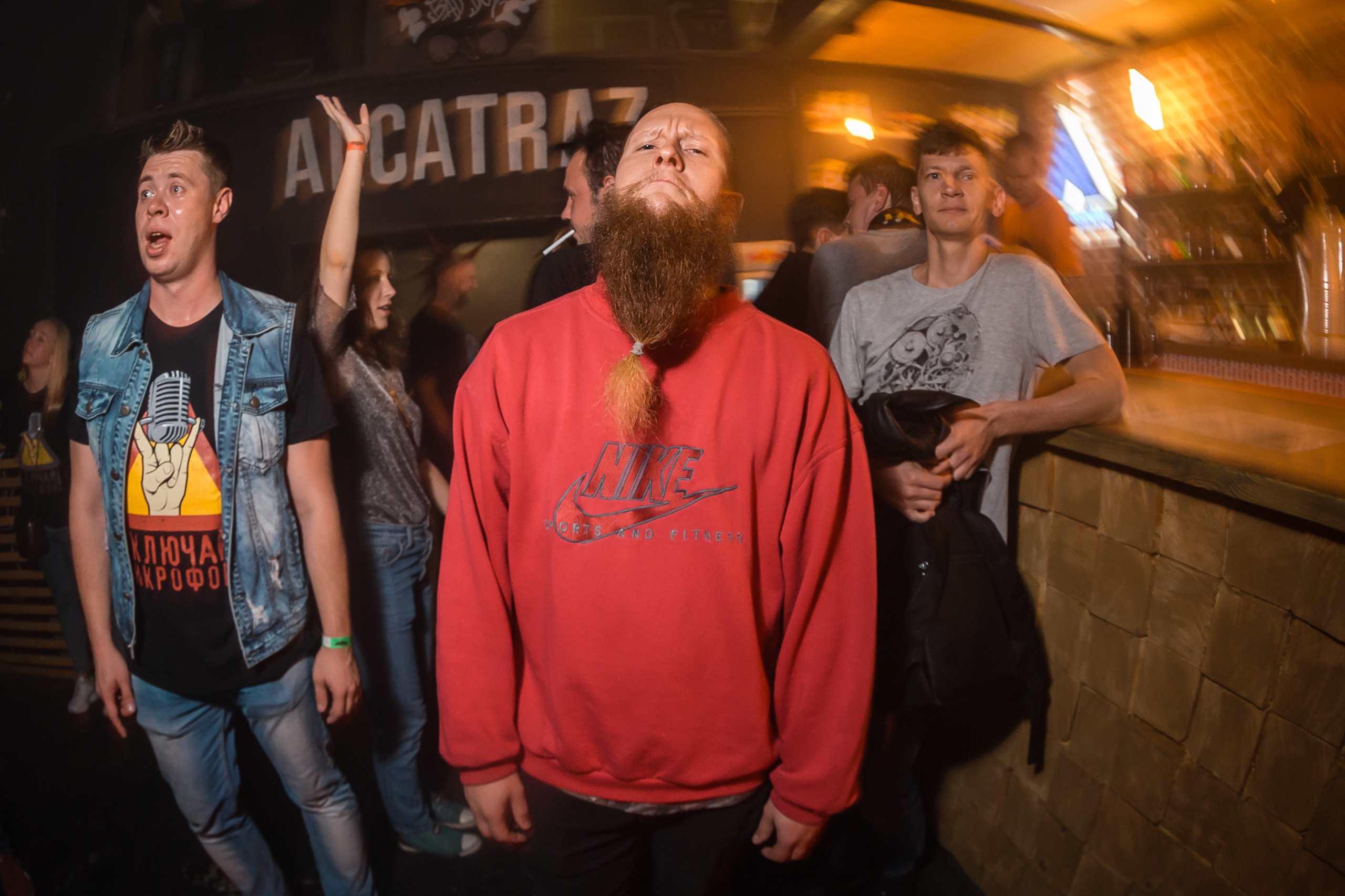 ВКЛЮЧАЙ МИКРОФОН! в Alcatraz bar. Фотографиня Мария Дикова