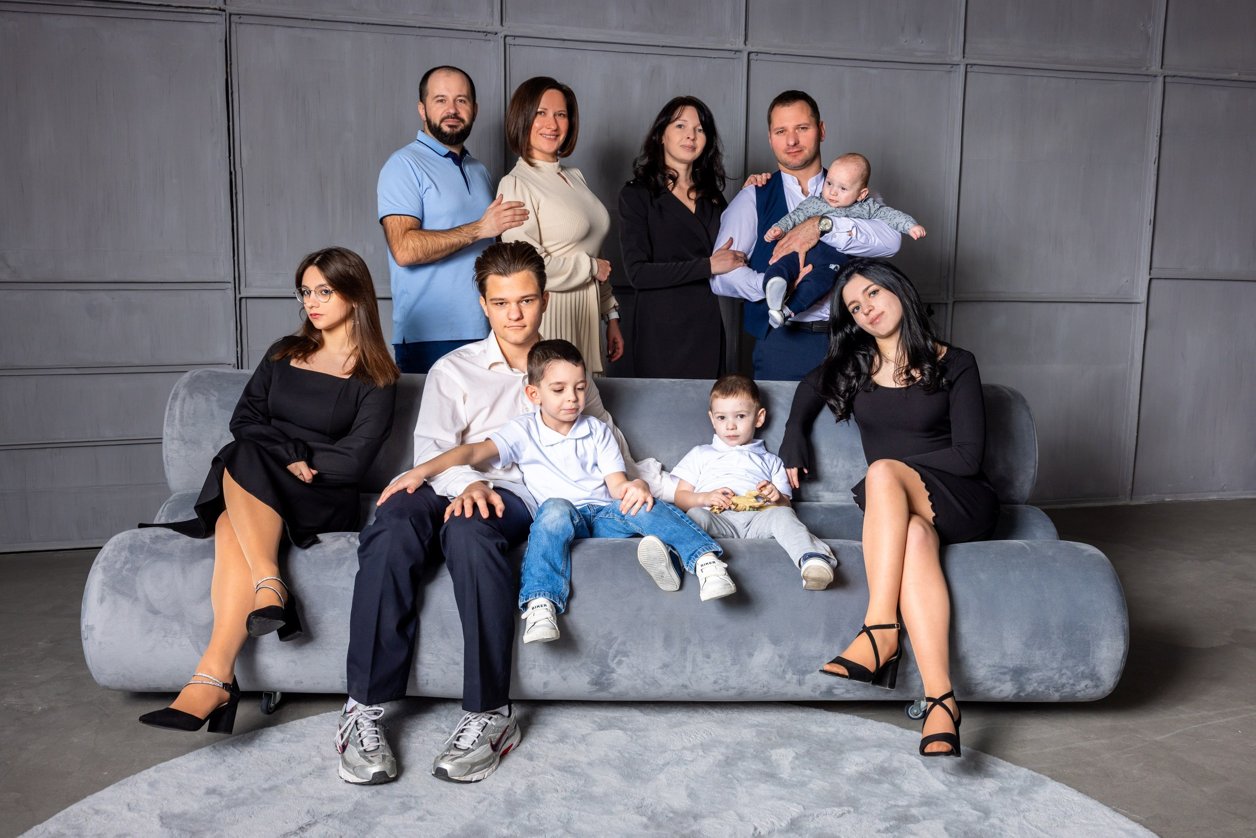 Большая семейная фотосессия в студии. Фотограф в Туле Крупский АнДРей. Фотостудия «КАДР71» в Туле