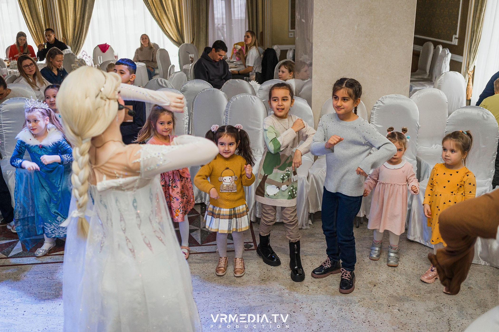 ХОЛОДНОЕ СЕРДЦЕ в ресторане «Империя»