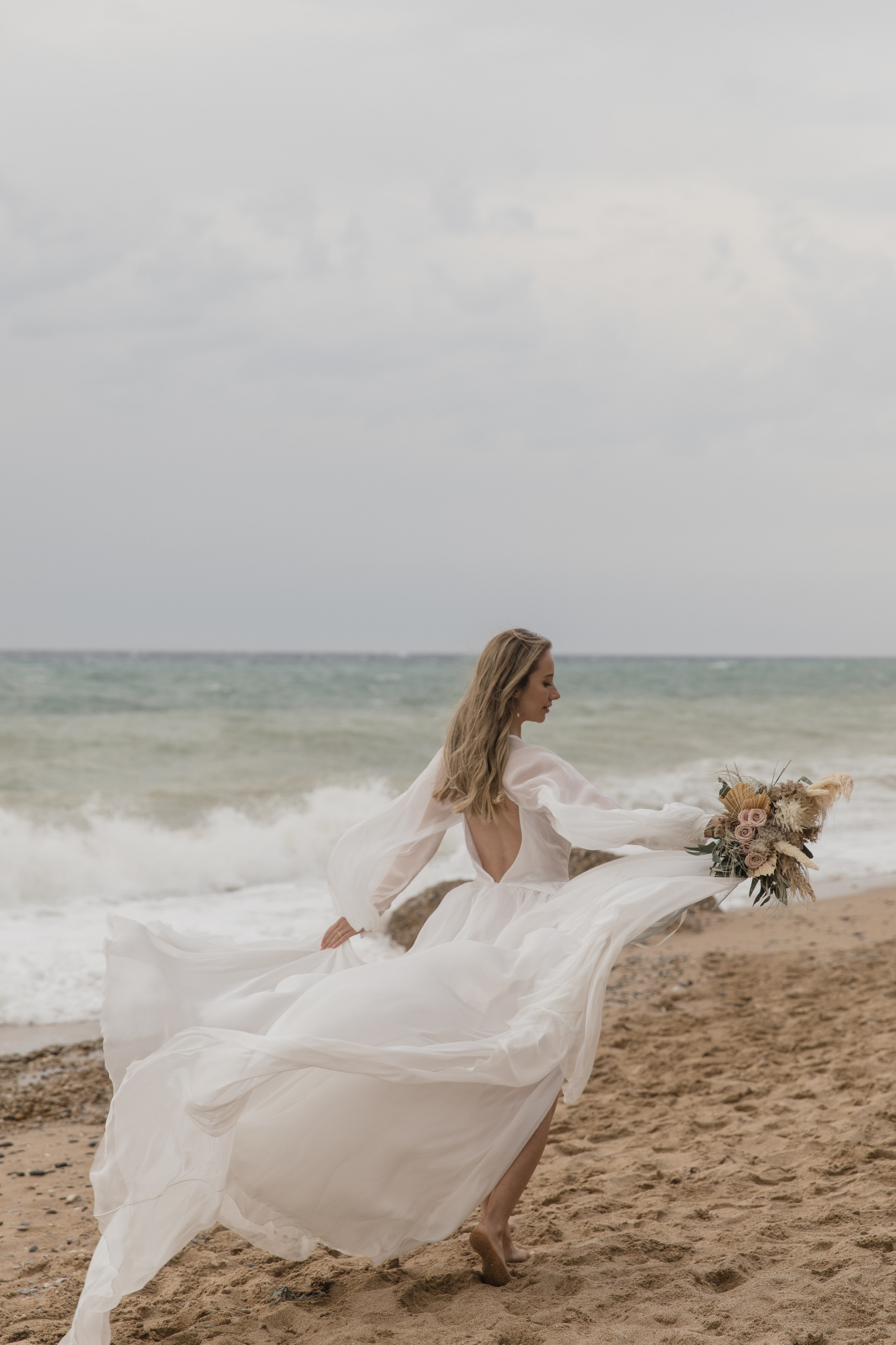 На берегу моря…. СВАДЕБНЫЙ ФОТОГРАФ В КРЫМУ И СЕВАСТОПОЛЕ