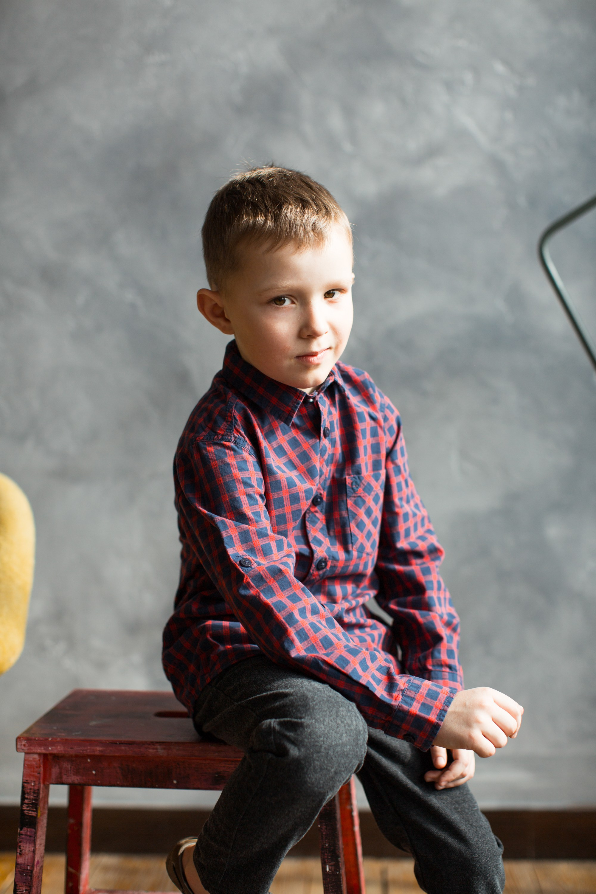 Фотосессия большой семьи в студии