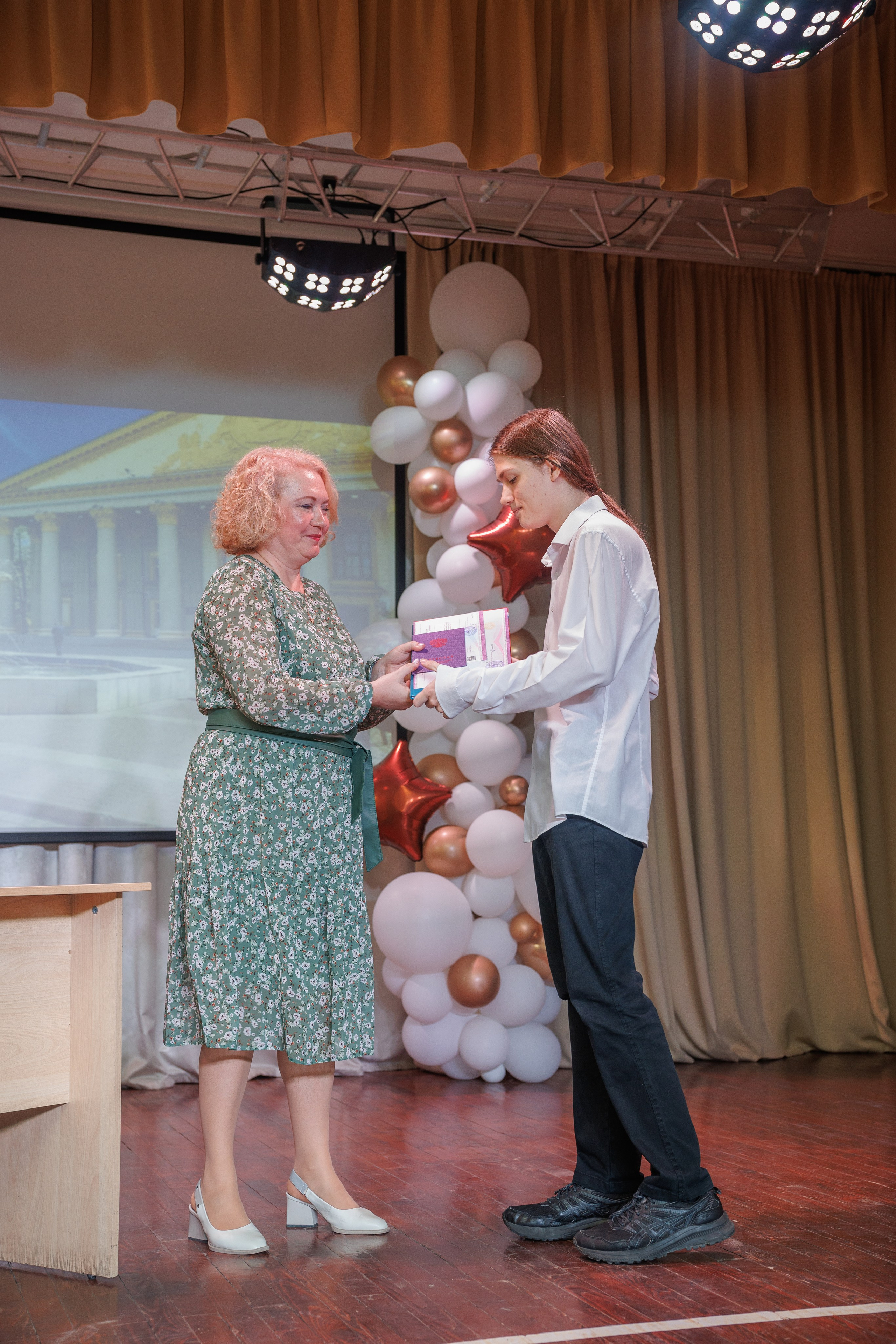 Вручение аттестатов. Свадебный и семейный фотограф в Новосибирске Ирина Дорошкова