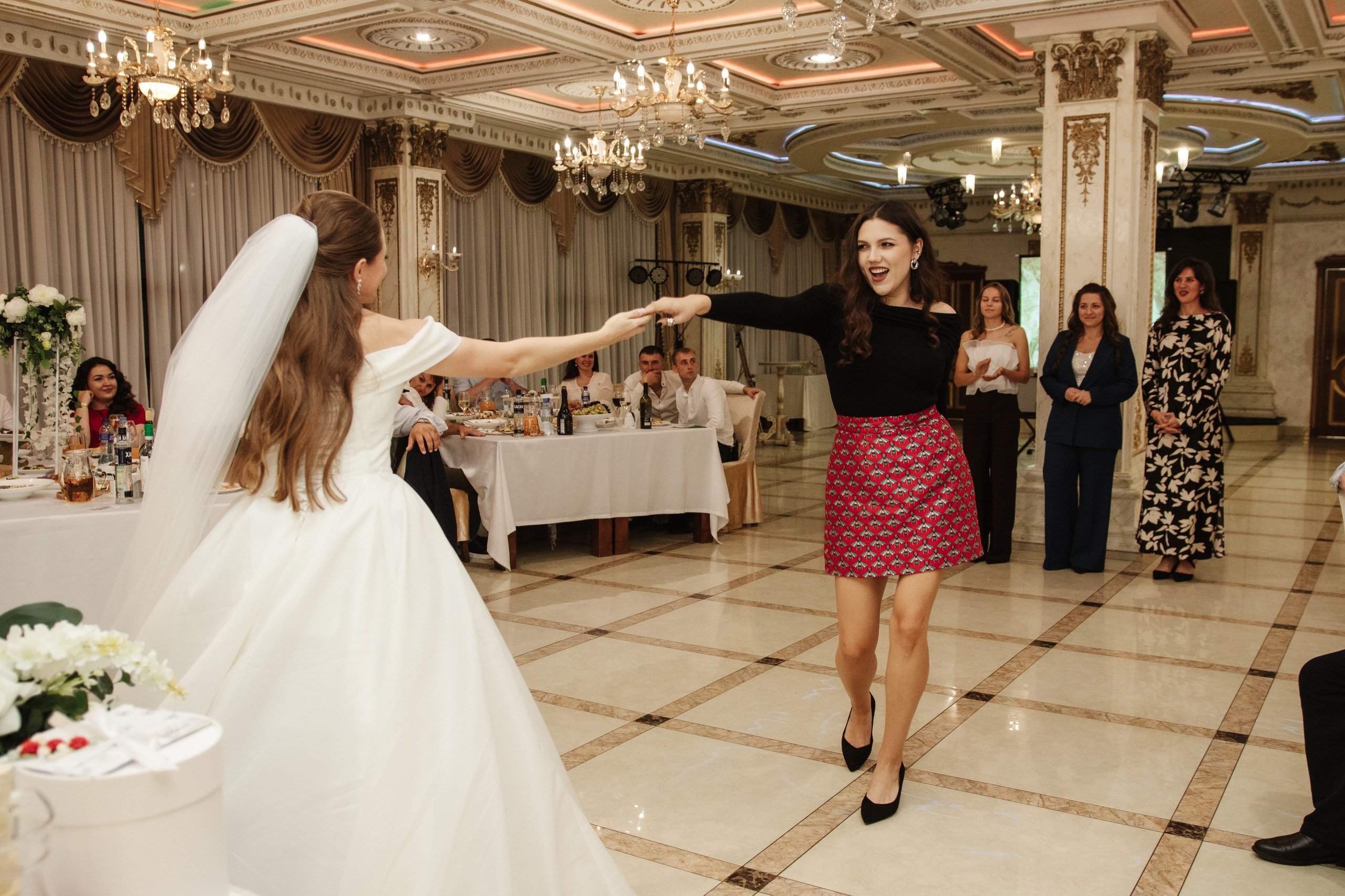 Яна и Артур банкетный зал «Император». Фотограф Новосибирск