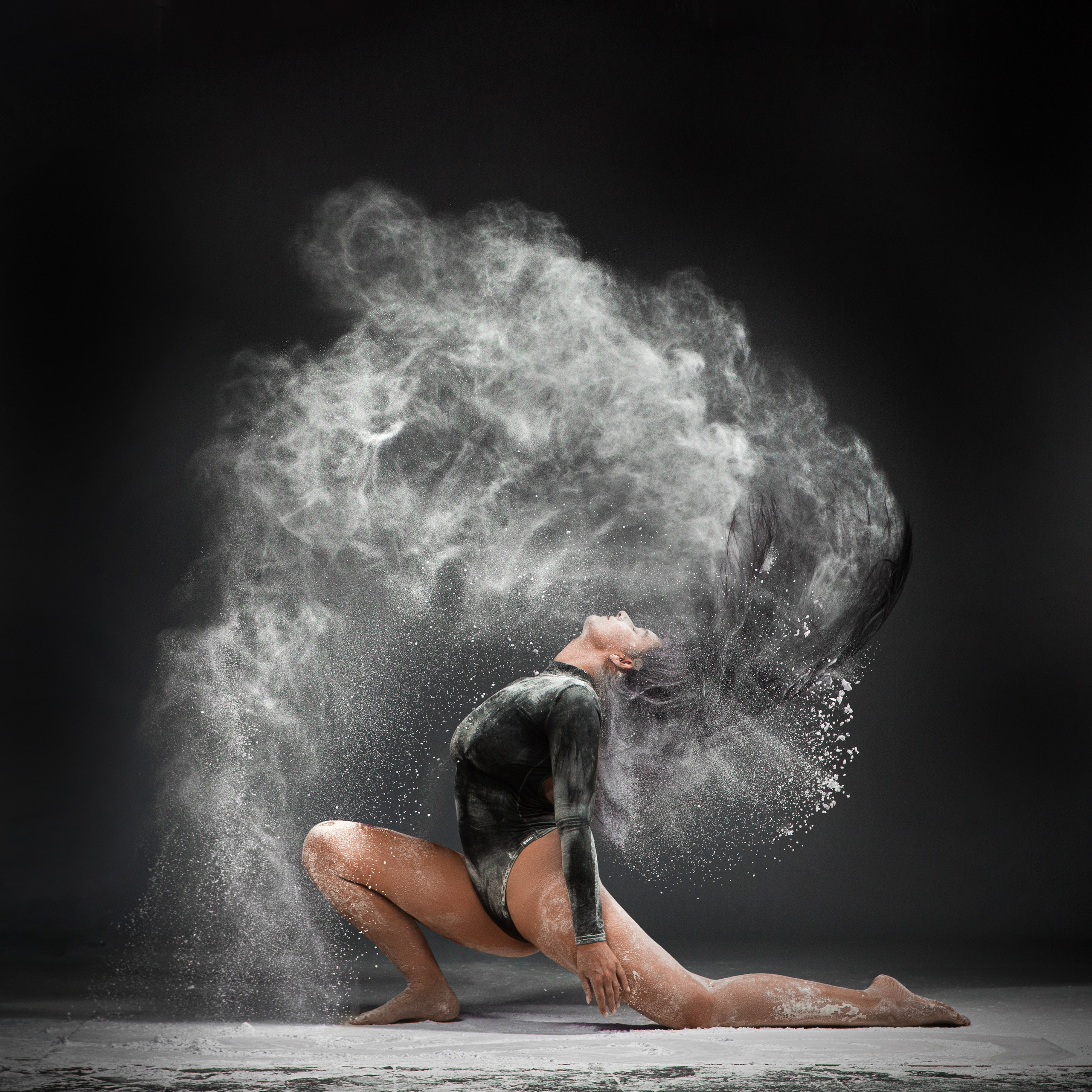 Фото с мукой. Фотограф Мария Кольцова