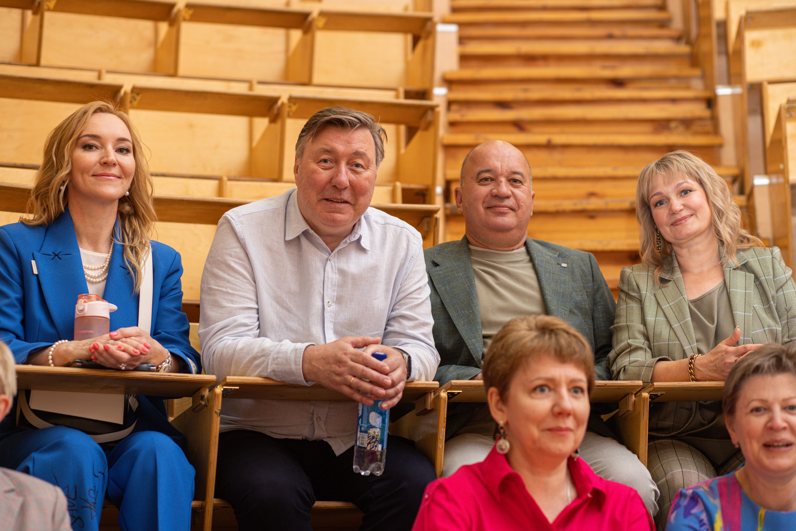 Встреча выпускников. Стоматологи СПб. Семейный фотограф в Вышнем Волочке — Ульяна Иванова | Фотосессии для всей семьи