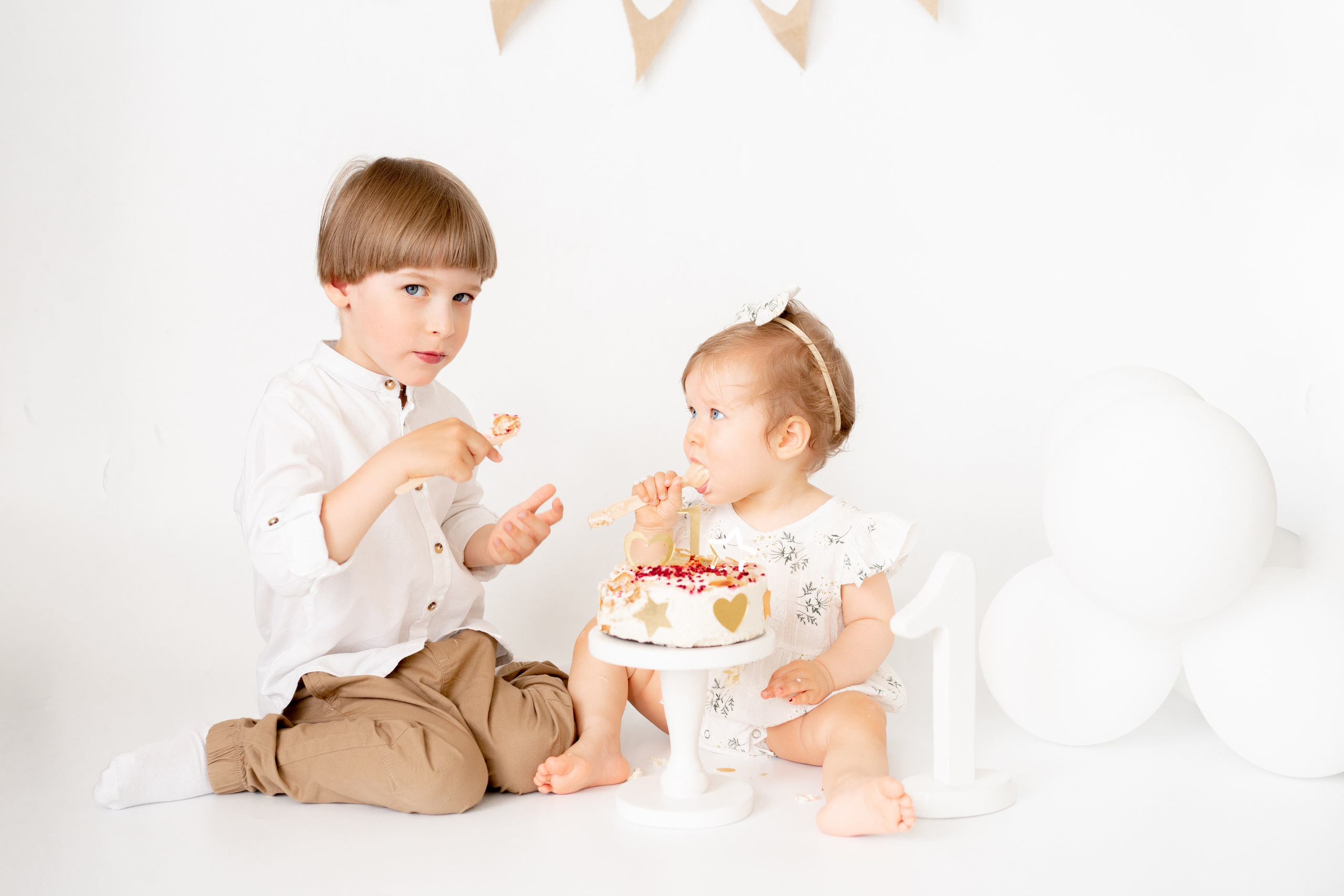 Крушение торта, Smash cake. Детская, семейная фотостудия в Санкт-Петербурге