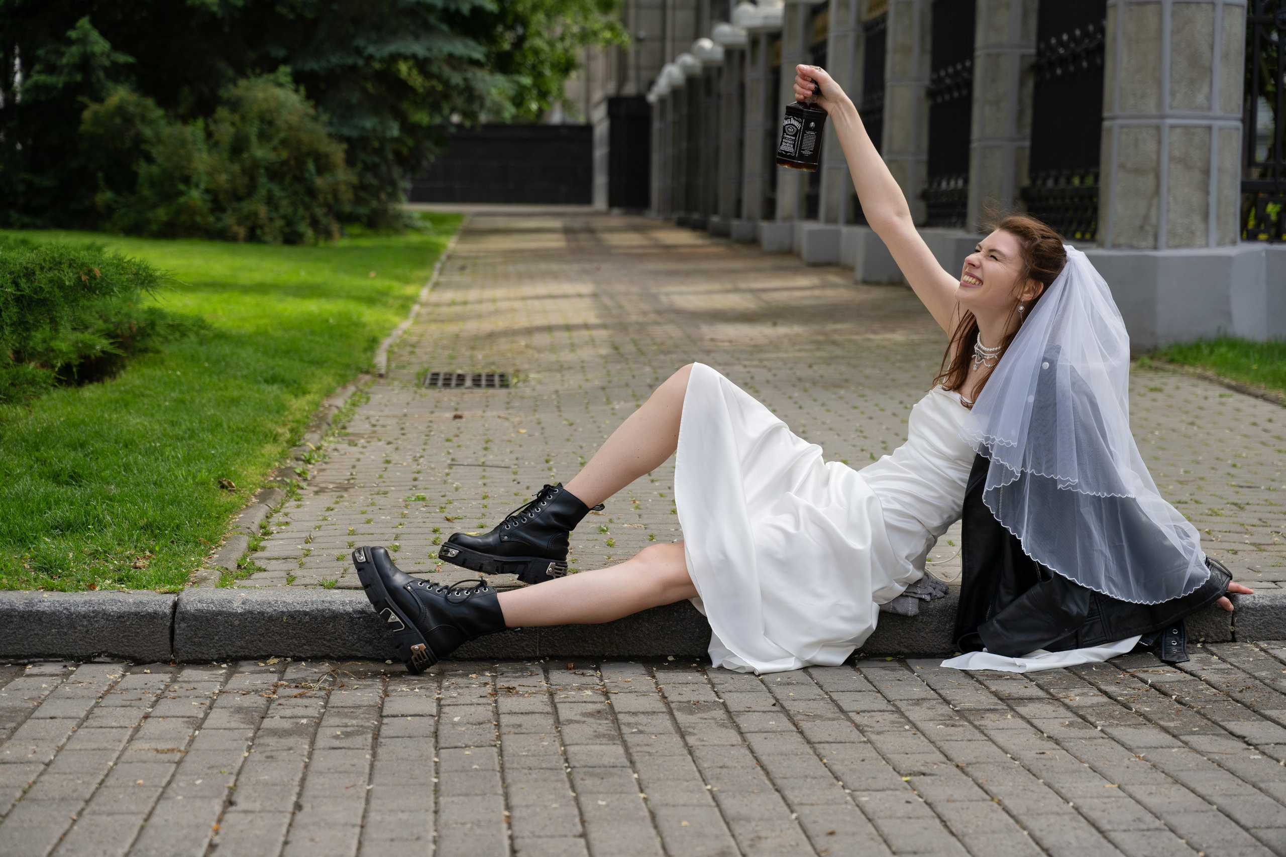 СБЕЖАВШАЯ НЕВЕСТА (история в каждом кадре). Главная