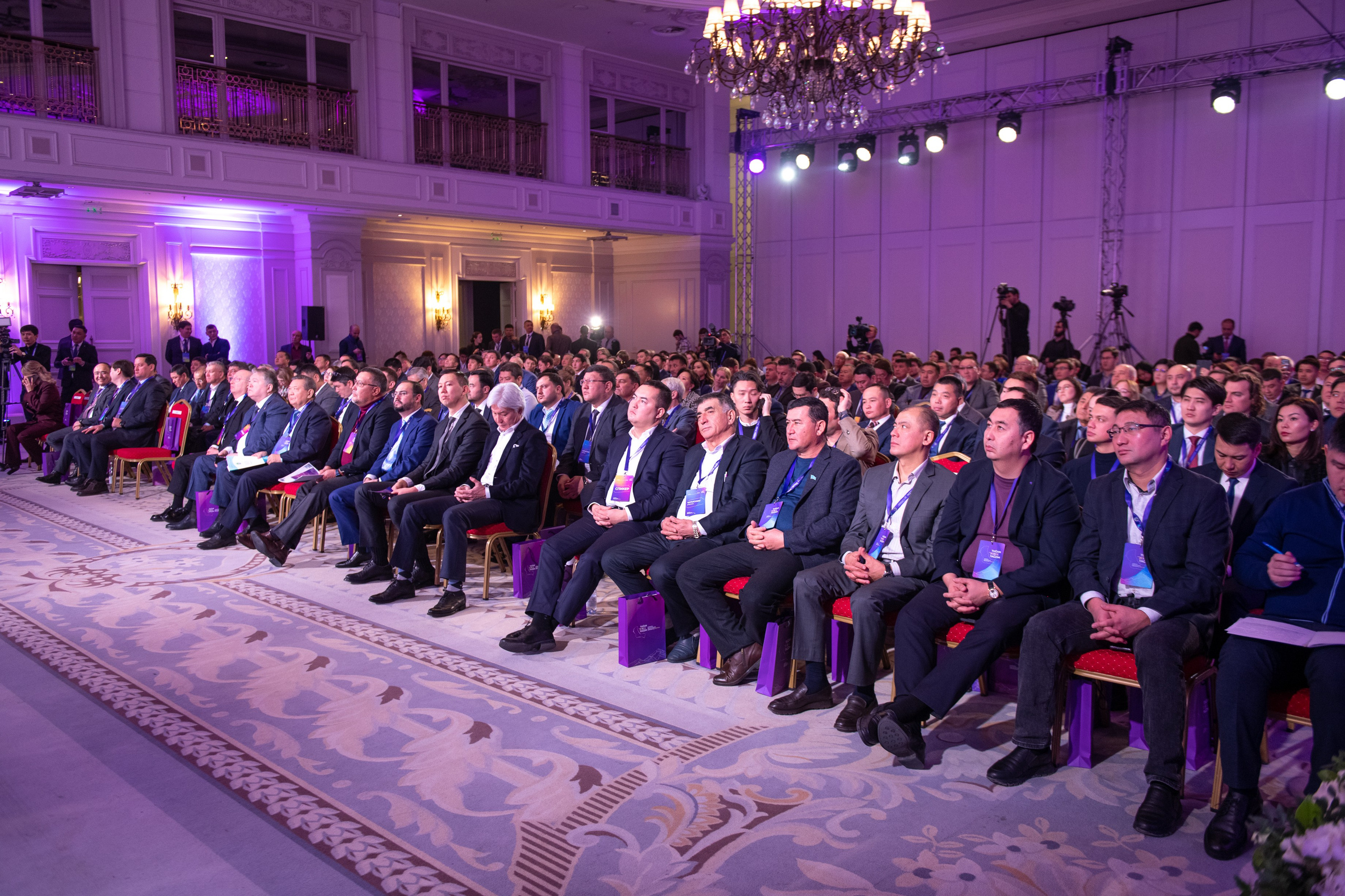 Деловой репортаж. Профессиональный фотограф в Алматы Влад Семёнов