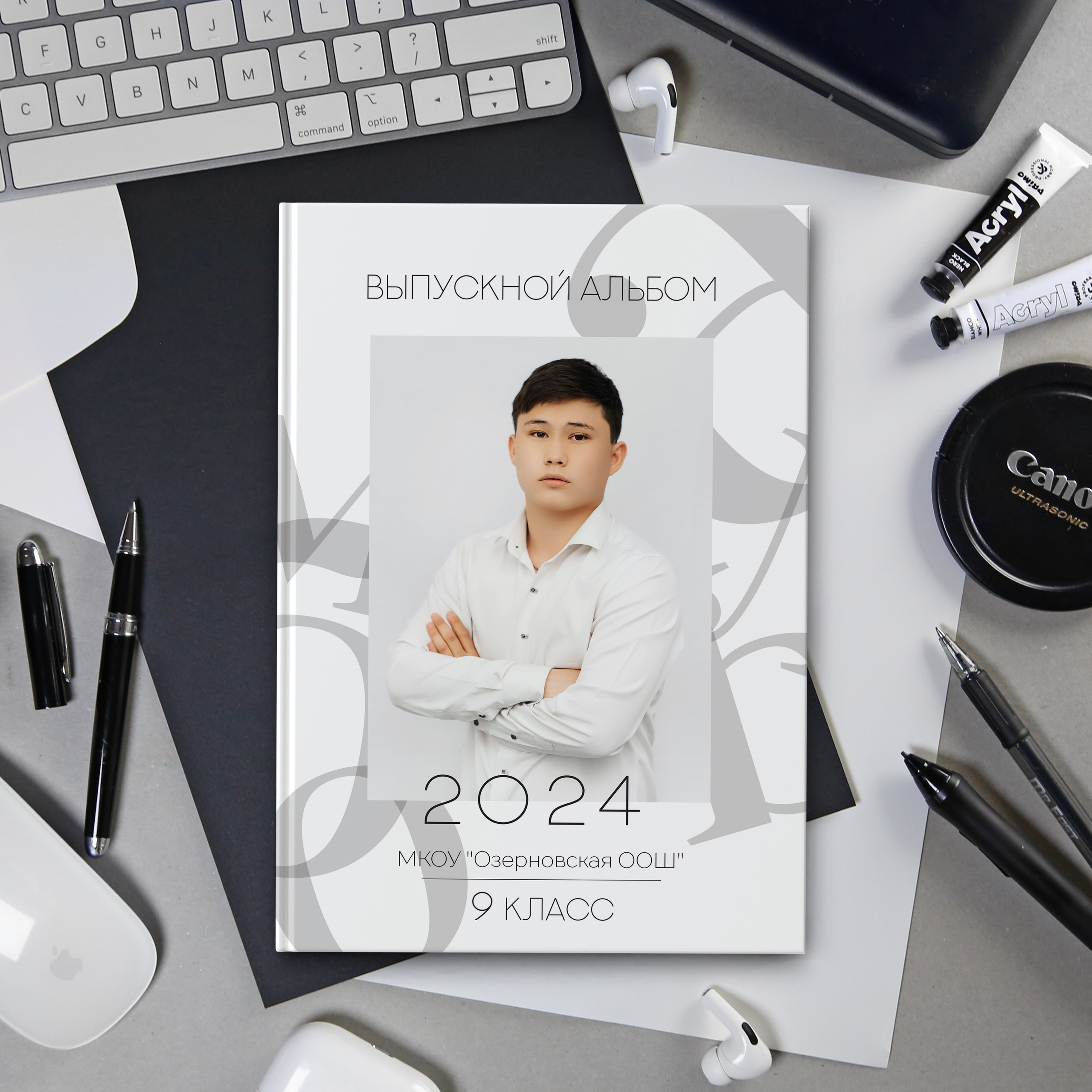 Белый. Дизайнер fotokniga_ast