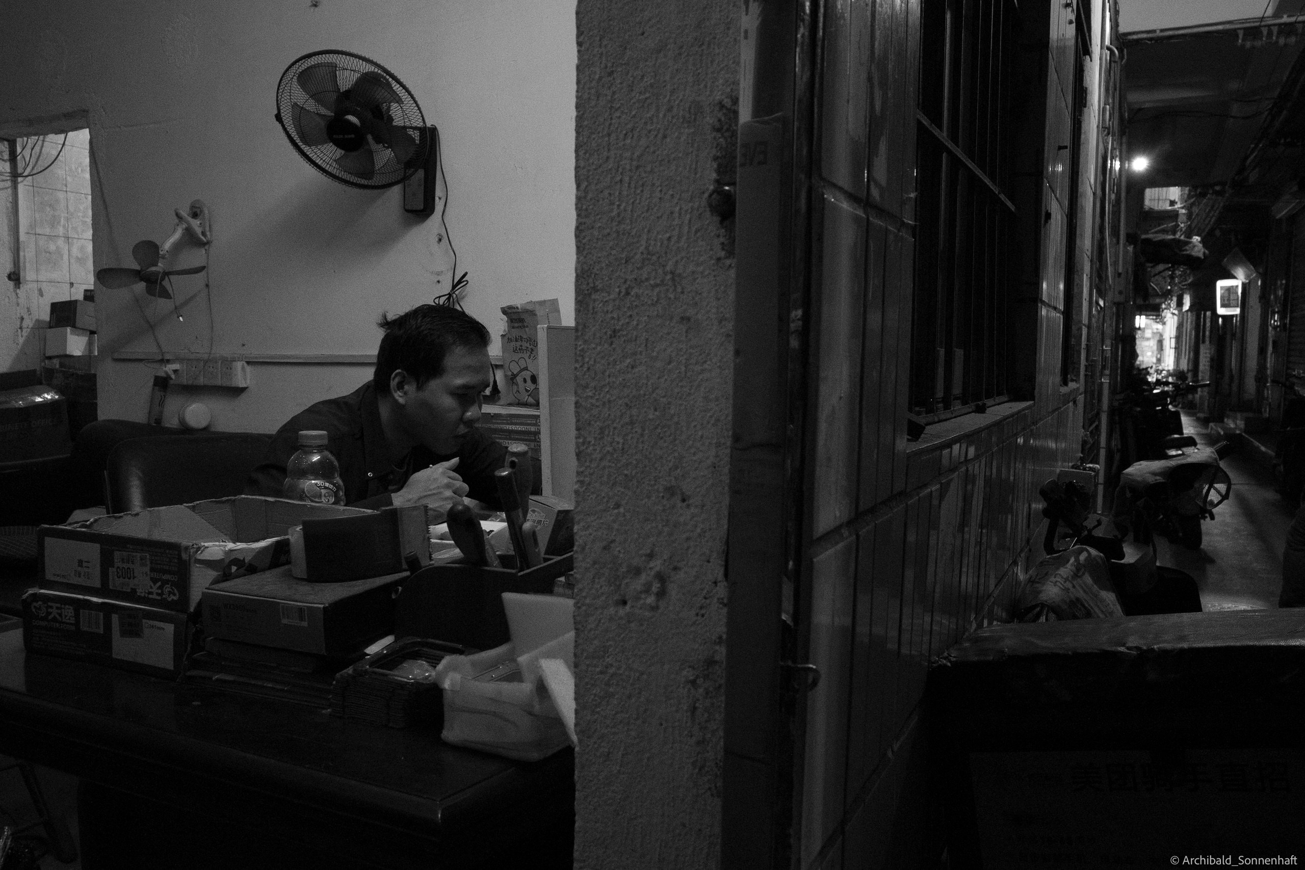 Shipai Urban Village. Photographer in Guangzhou, China. Archibald Sonnenhaft