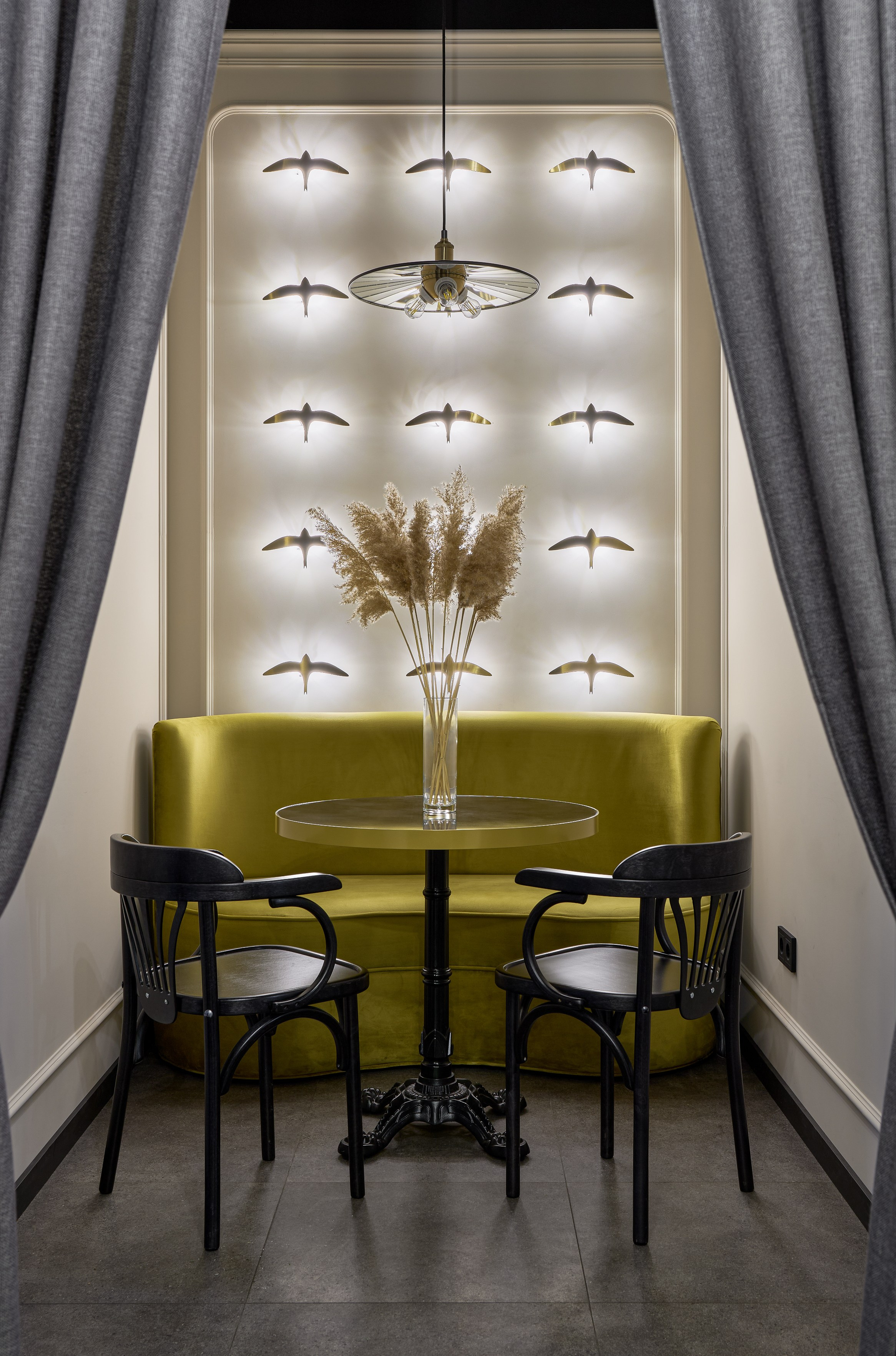 Кафе «Vesna». Дизайнер Георгий Хатнюк. Интерьерный фотограф в Краснодарском крае Светлана Шурлова