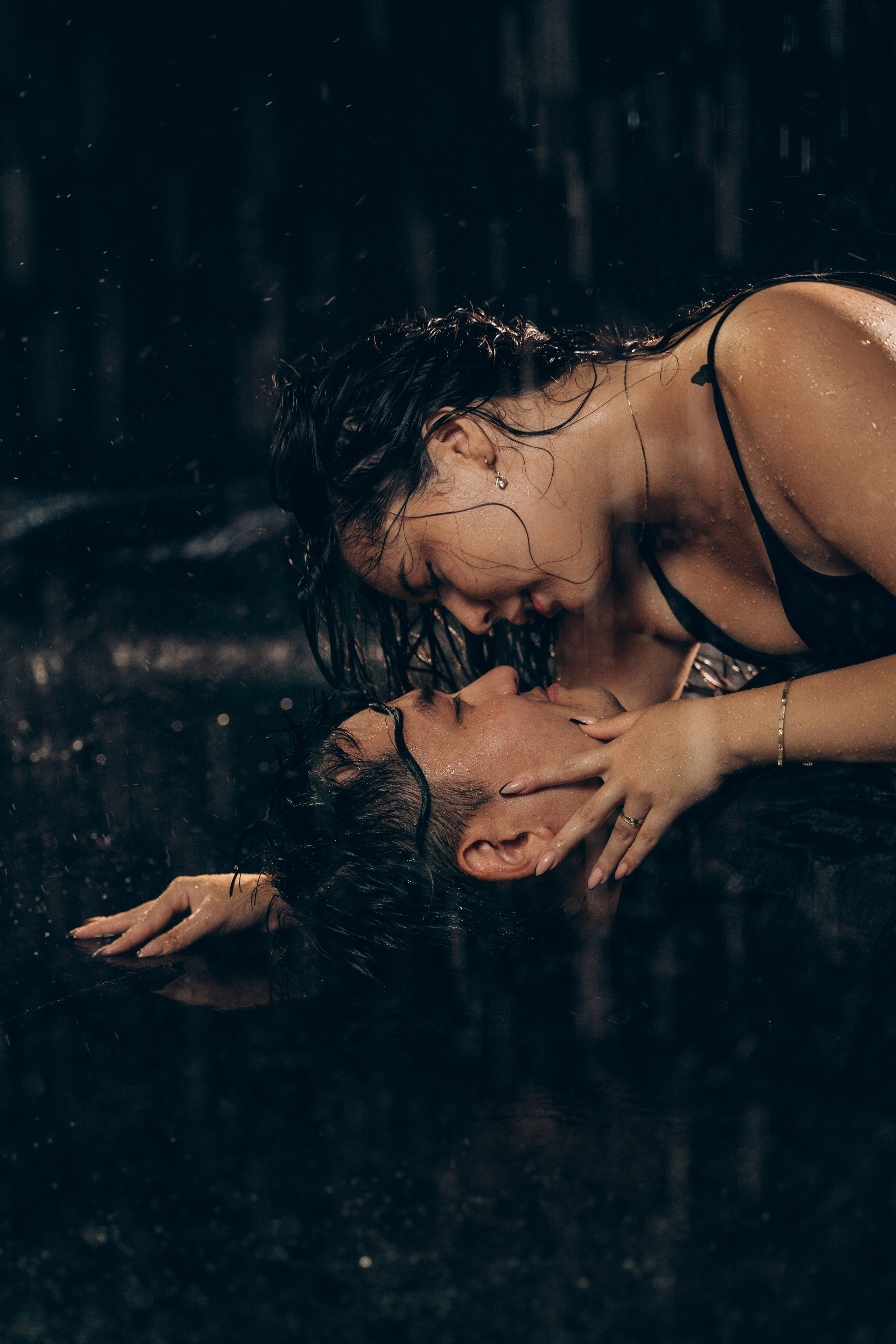 Свидание под дождем. Фотограф в Алматы Чалова Нафиса