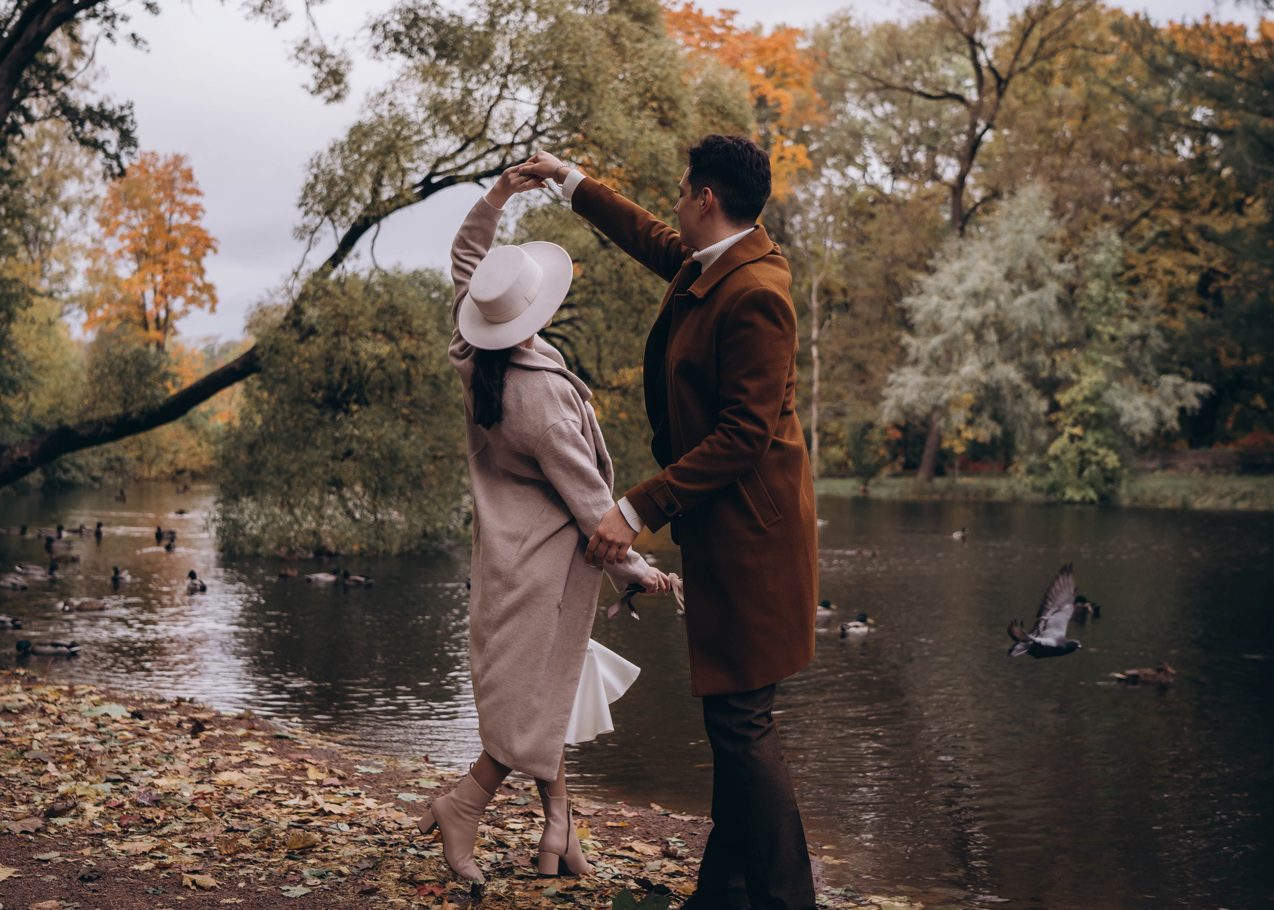Лавстори в парке. Фотограф Ксения Овтина