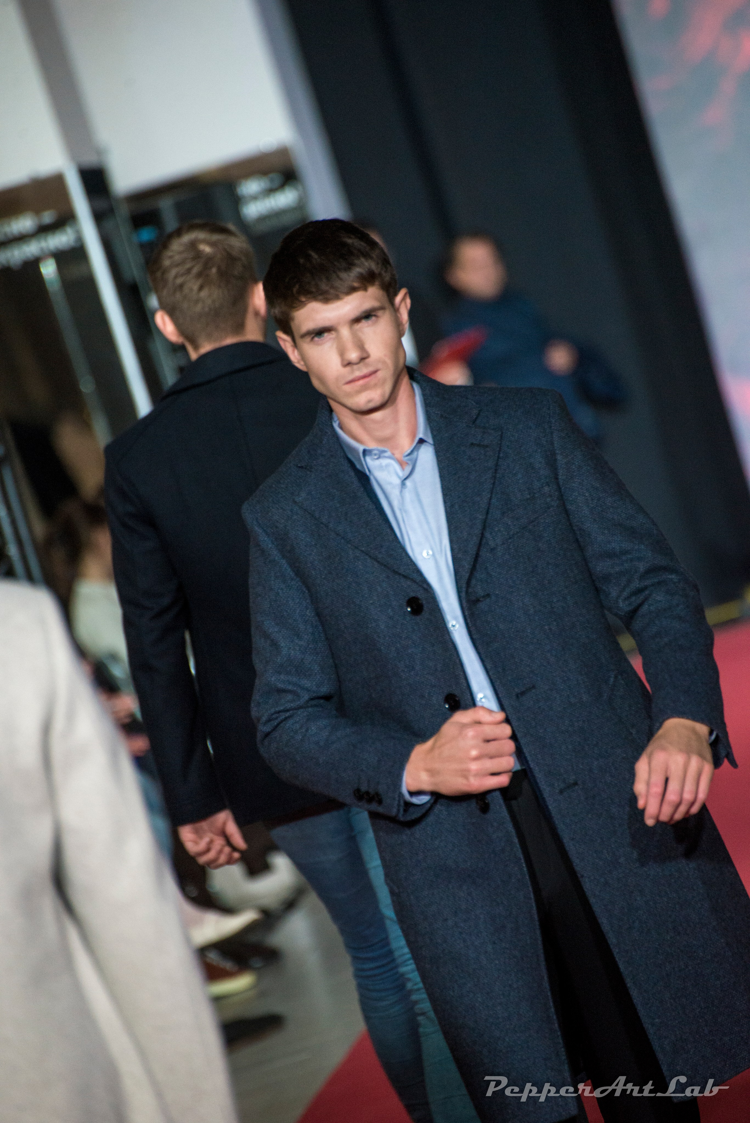 Дмитрий, 180 см, 46-48 р-р. KED Production — продакшн из СПб. Создаём фото, видео и контент, который помогает брендам и селлерам продавать больше