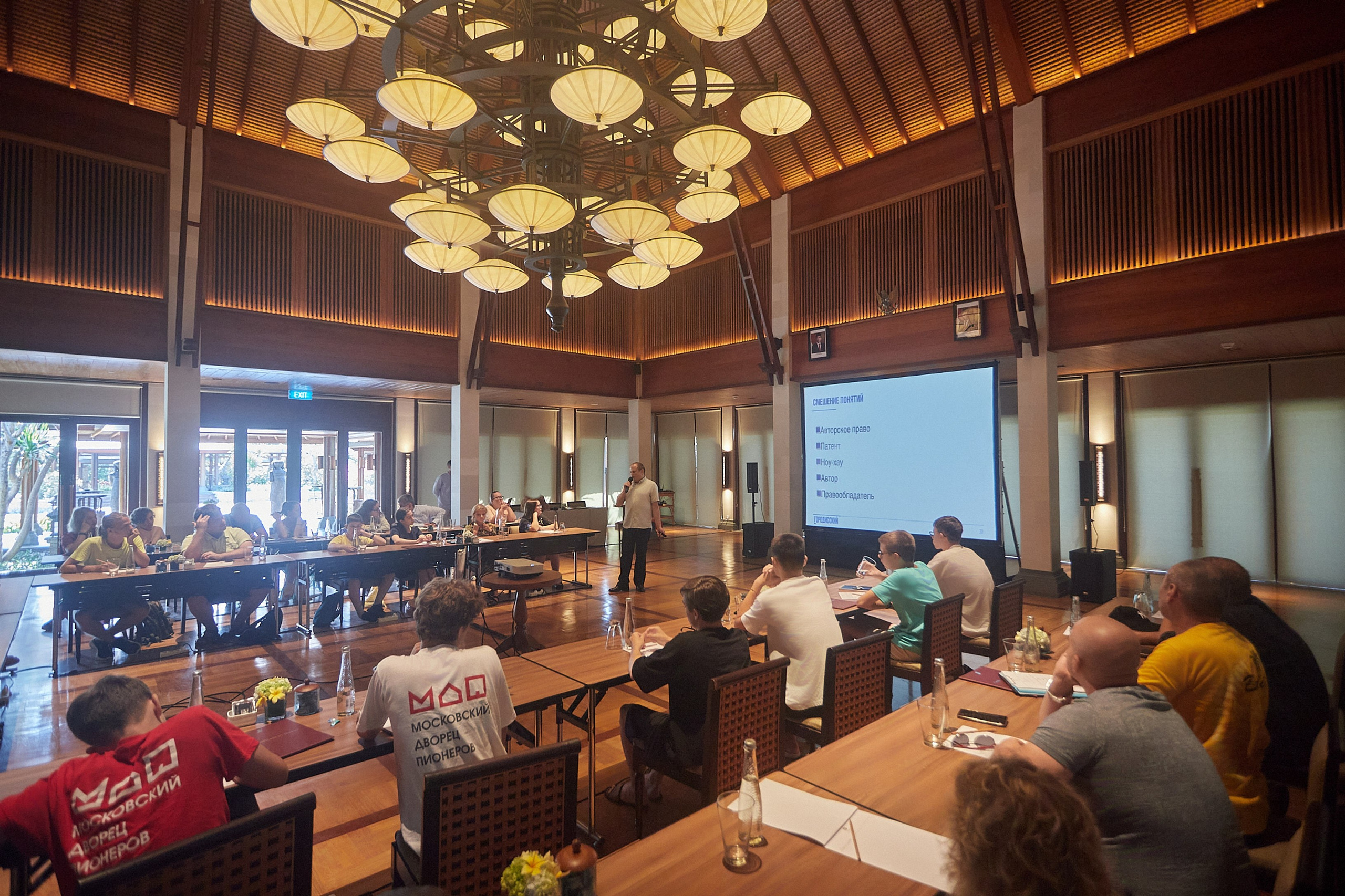 Профессиональная фотосъемка официальных мероприятий | Качественные снимки для отчёта