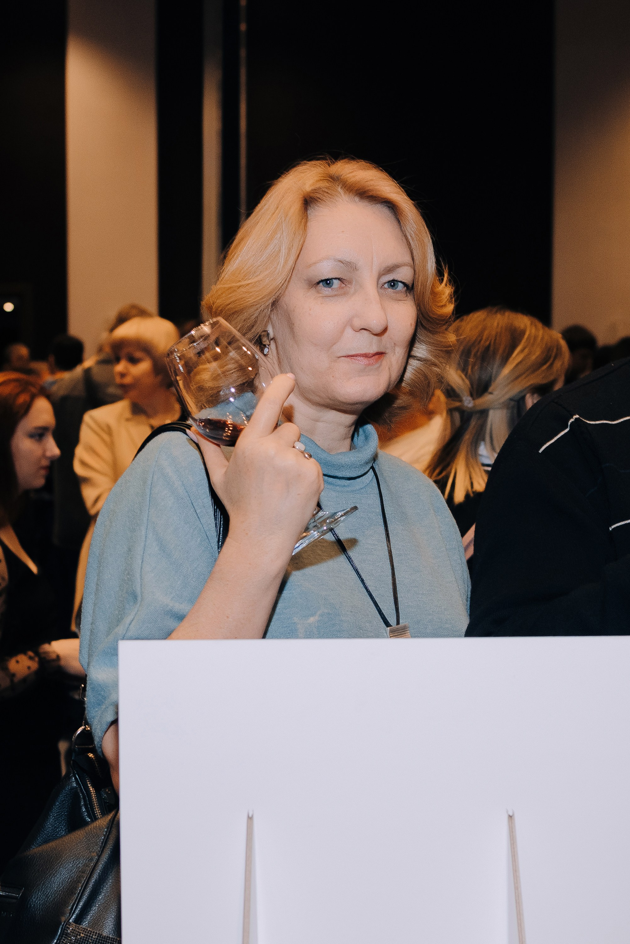 ФЕСТИВАЛЬ ВИНА И КРЕПКИХ НАПИТКОВ МАВТ-ВИНОТЕКА. Репортажный фотограф Зуев Роман г. Челябинск