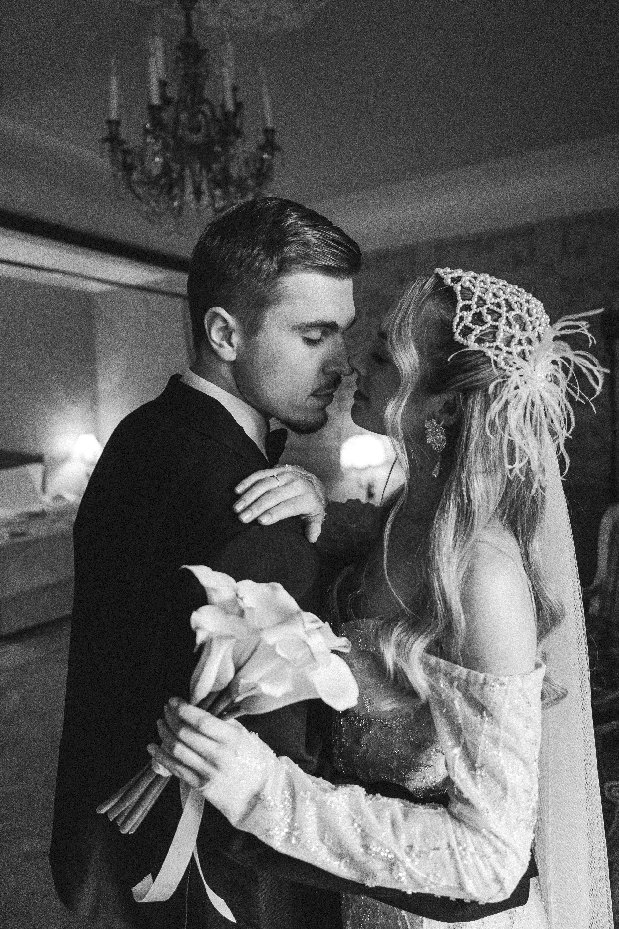 Свадебная фотосессия в отеле Метрополь. Свадебный фотограф в Москве Анна Полушина