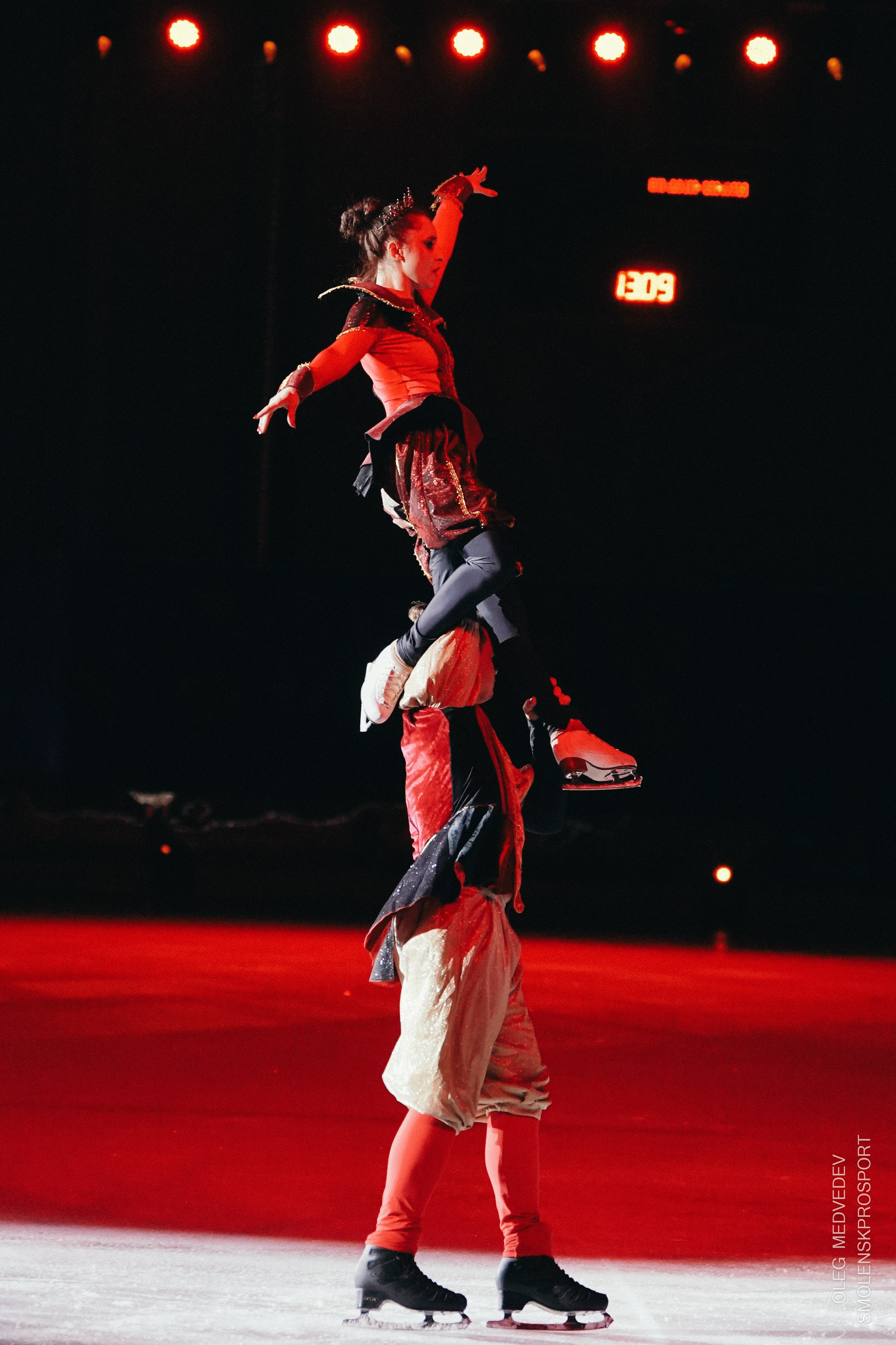 Алиса в стране чудес шоу на льду. Спортивный фотограф Олег Медведев | prosport67 | Смоленск