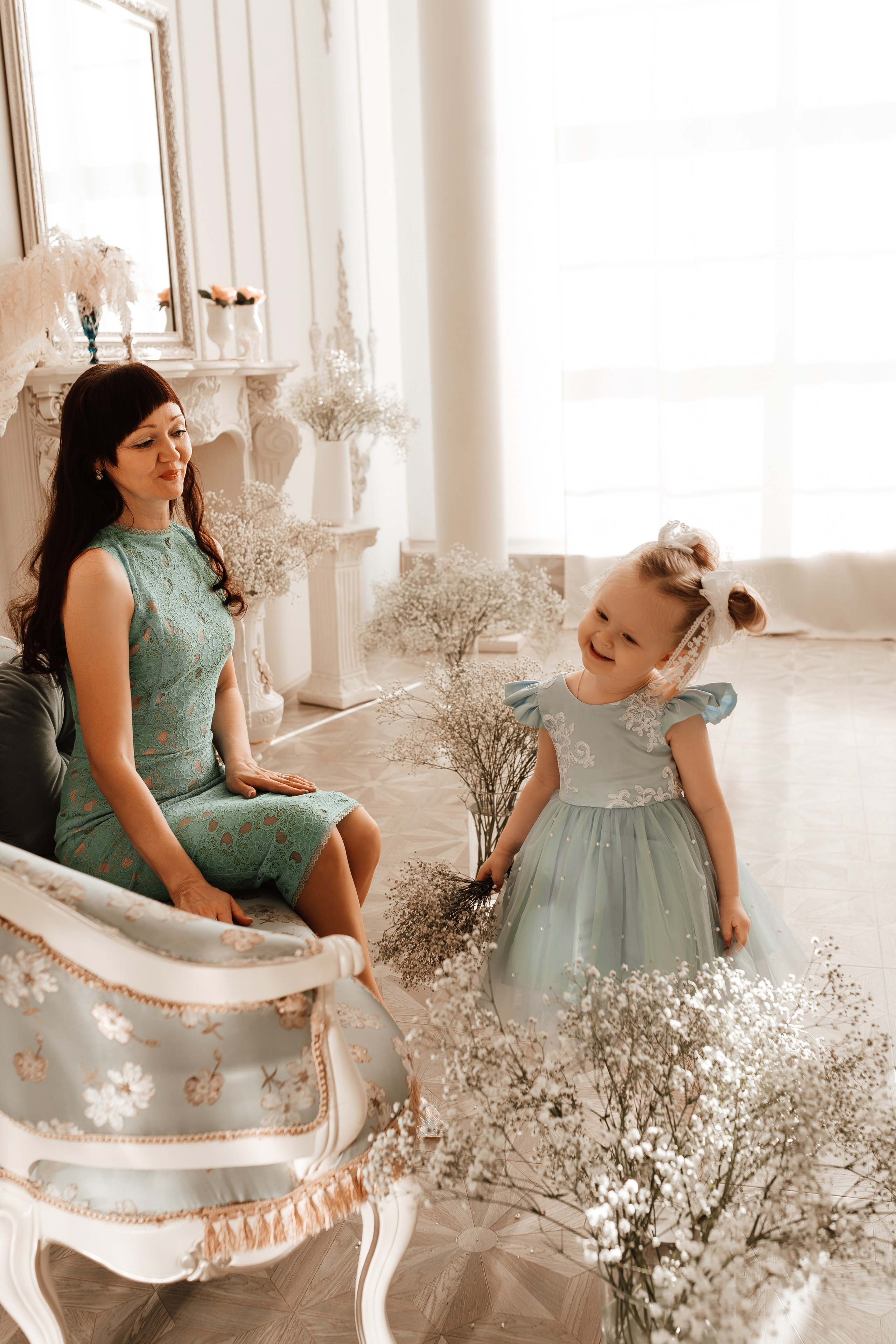 Фотосъемка мамы с дочкой. Фотограф Ким Наталья в Красноярске