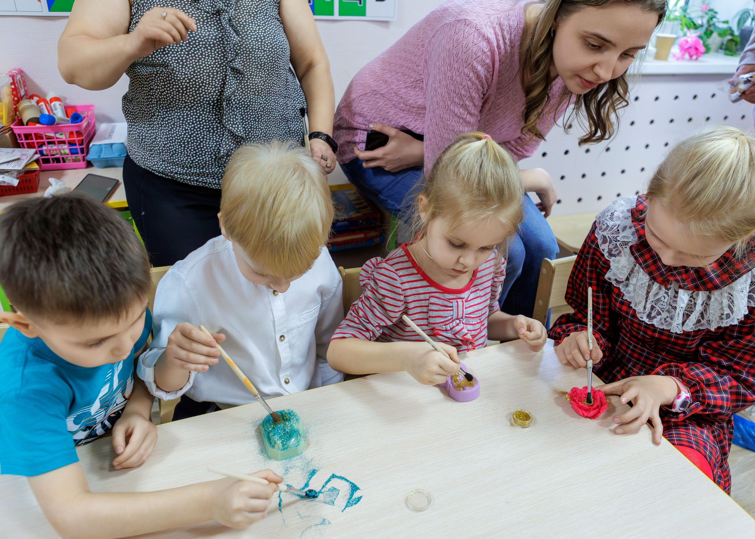 МК к 8 марта. Выпускные альбомы и школьный фотограф в Подольске, Троицке, Щербинке, Москве и Московской области