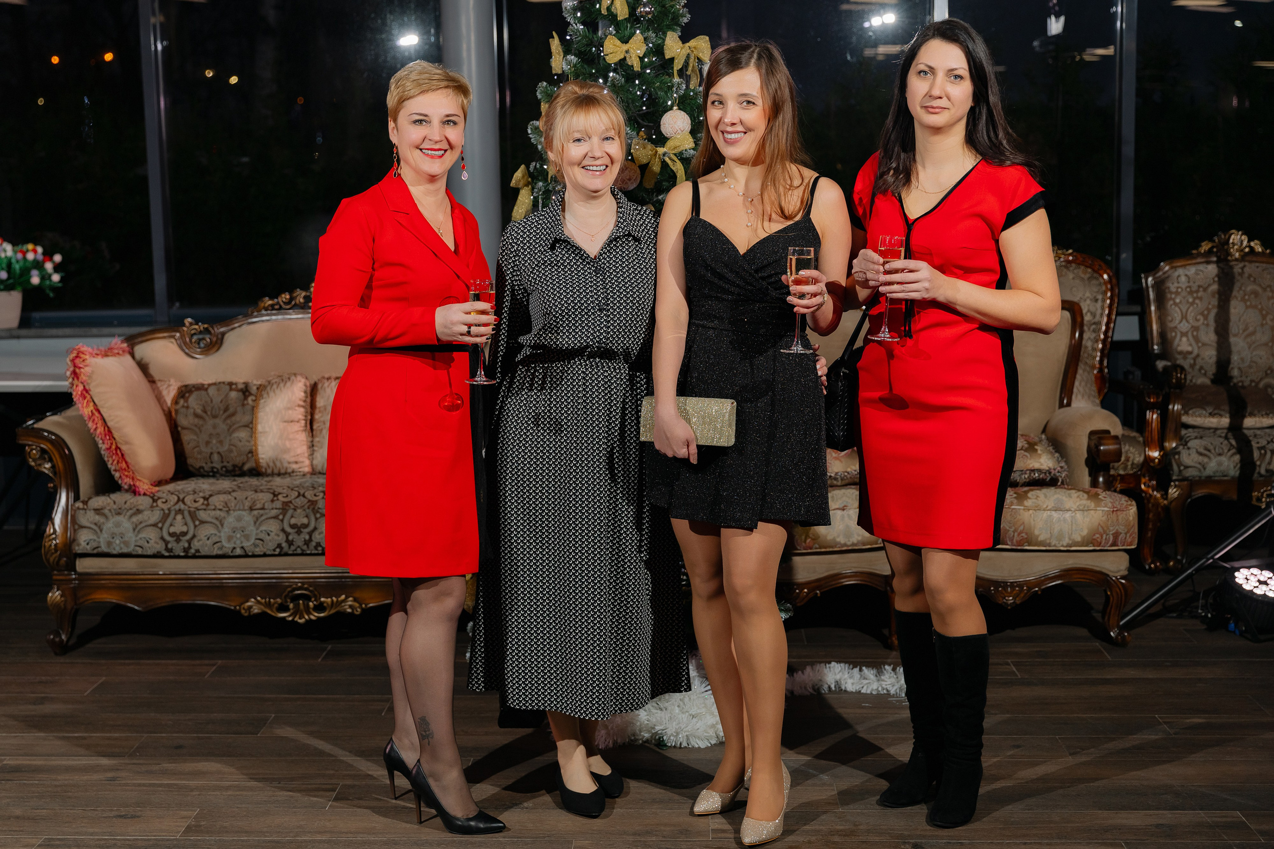 Корпоративная новогодняя фотосъемка для BELARUSBANK в Ресторане «Урарту». Свадебный фотограф в Минске/Беларуси Сергей Спиридонов