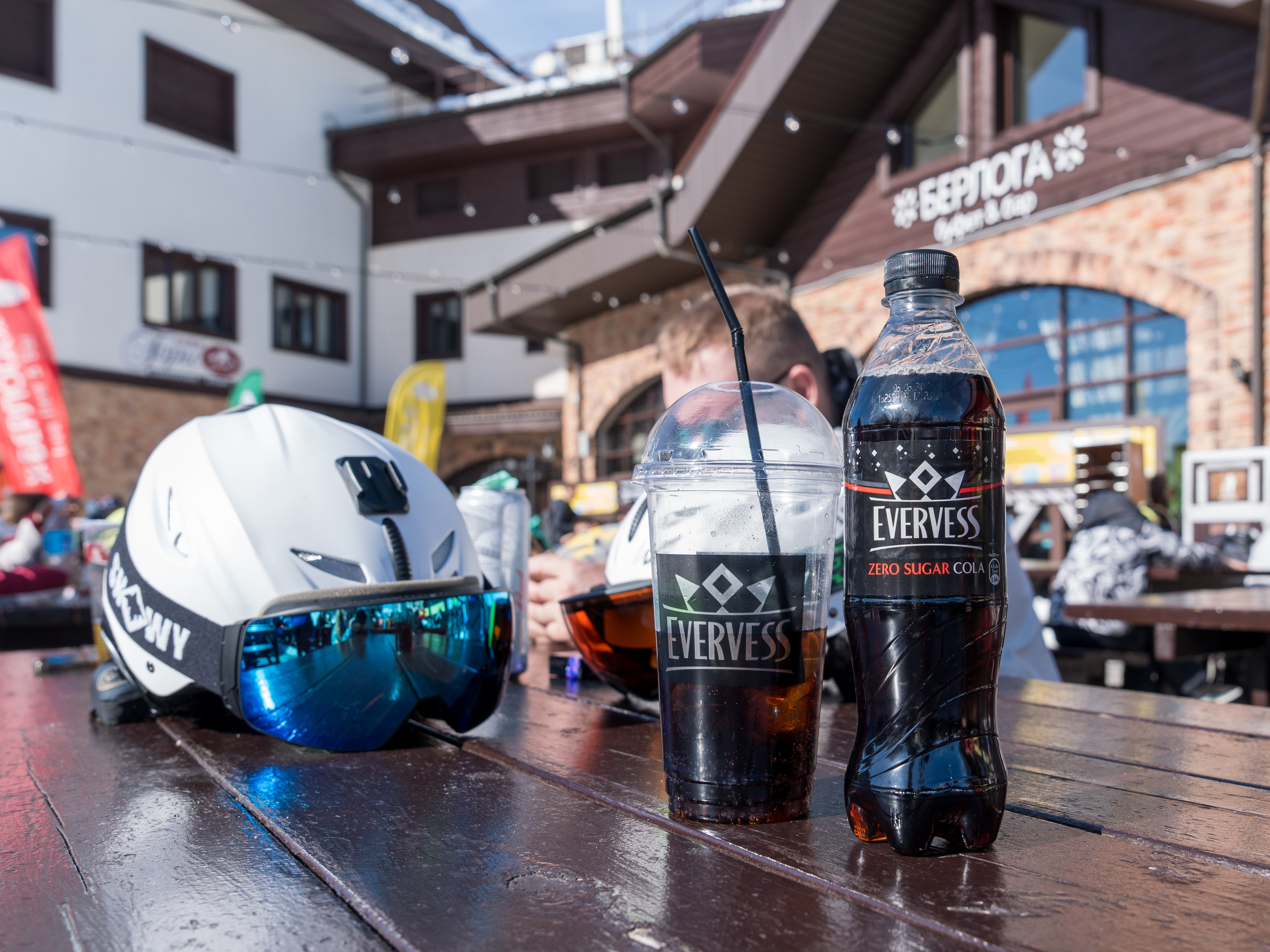 Компания «EVERVESS»: отчет с точек продаж на курортах Красной Поляны. Репортажный фотограф в Красной Поляне и Сочи Павлюченко Екатерина