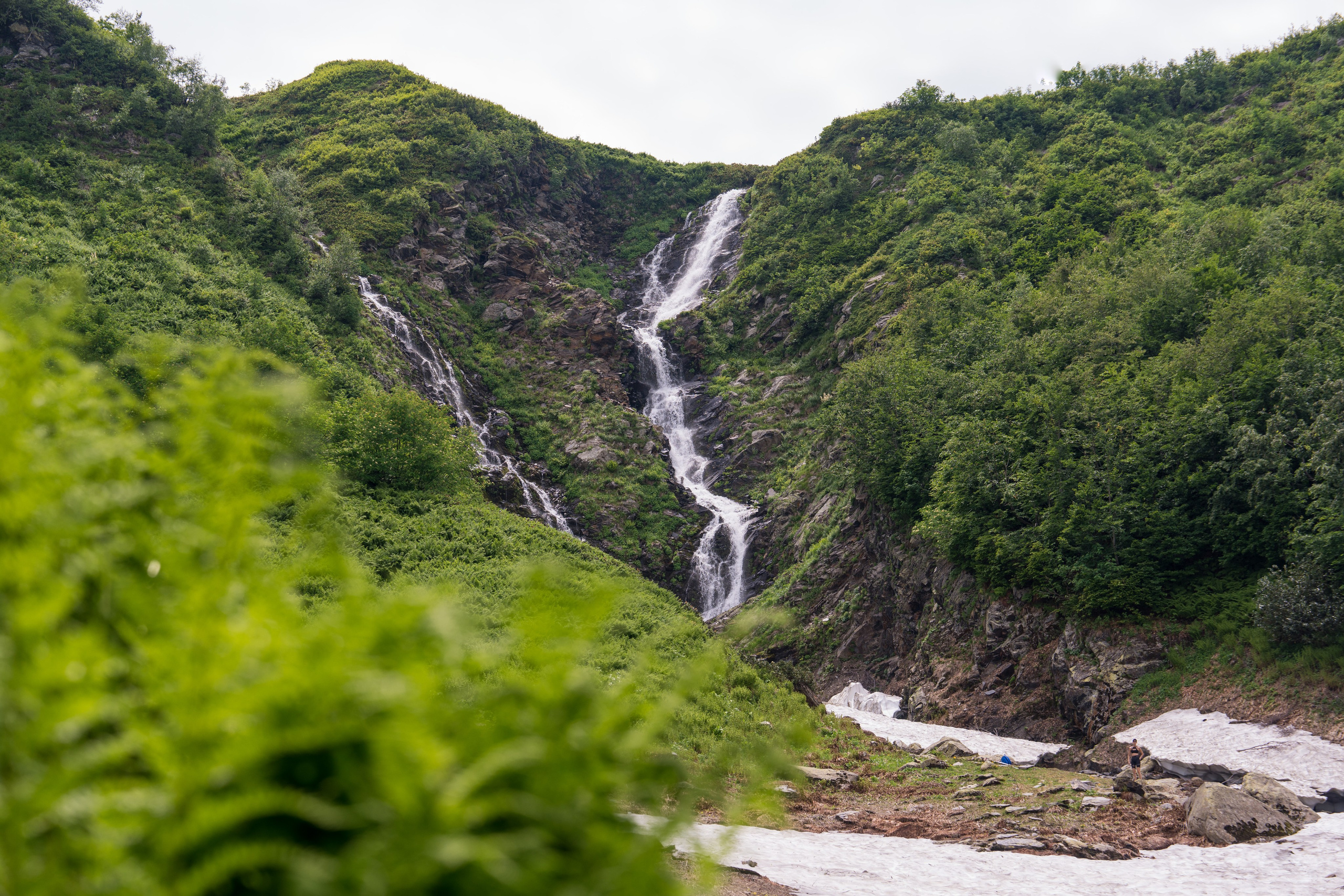 MICE мероприятие для компании «Доставка морем»: хайкинг к Ачипсинским водопадам. Репортажный фотограф в Красной Поляне и Сочи Павлюченко Екатерина